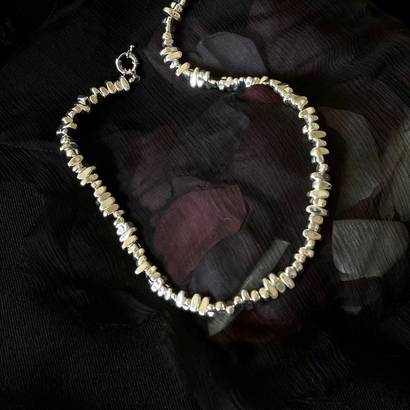 Collar de cadena irregular de plata para hombre | Colgante de diseño hip hop con detalle de metal fragmentado y estilo minimalista de lujo O0003