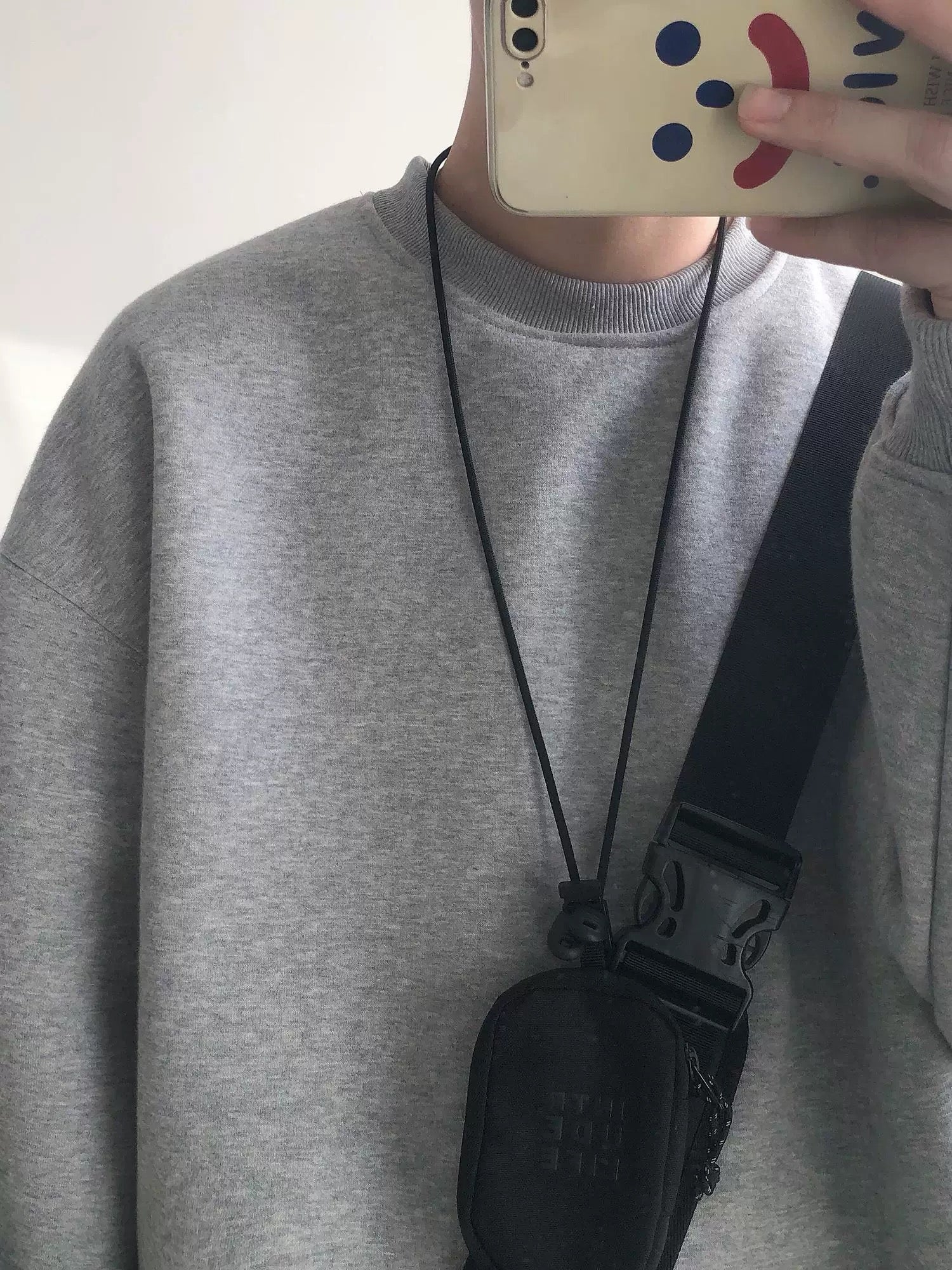 Sudadera de cuello redondo de color liso y peso pesado para hombre, prenda informal esencial para todas las estaciones T0003