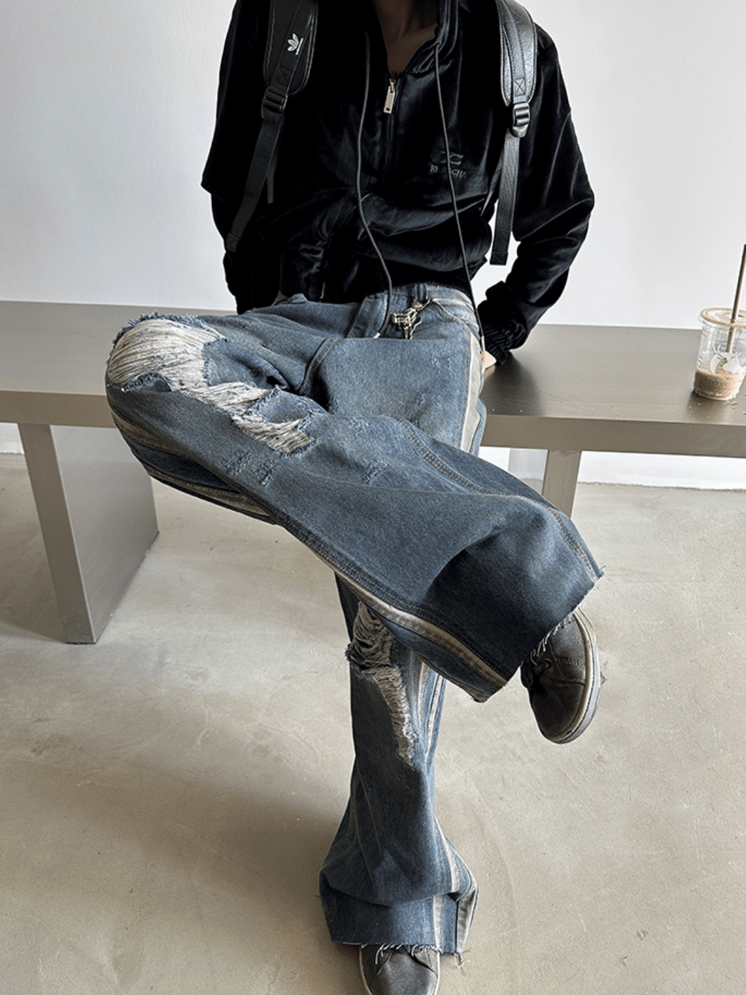 washed ripped jeans B0124