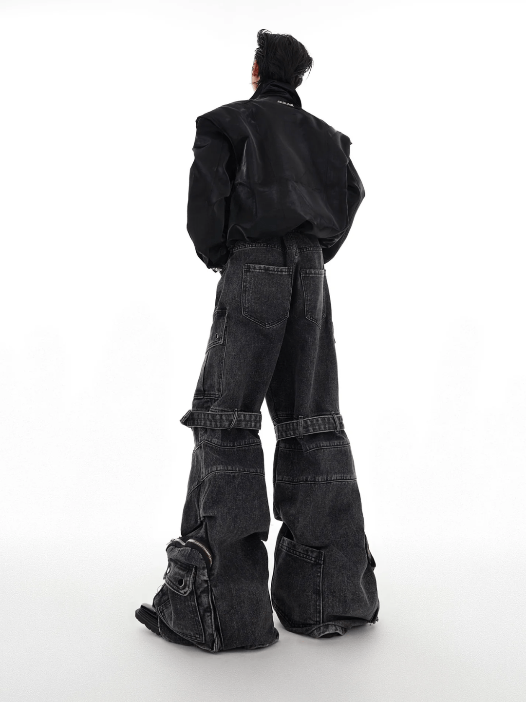 heavy wash deconstructed multi-pocket jeans B0135