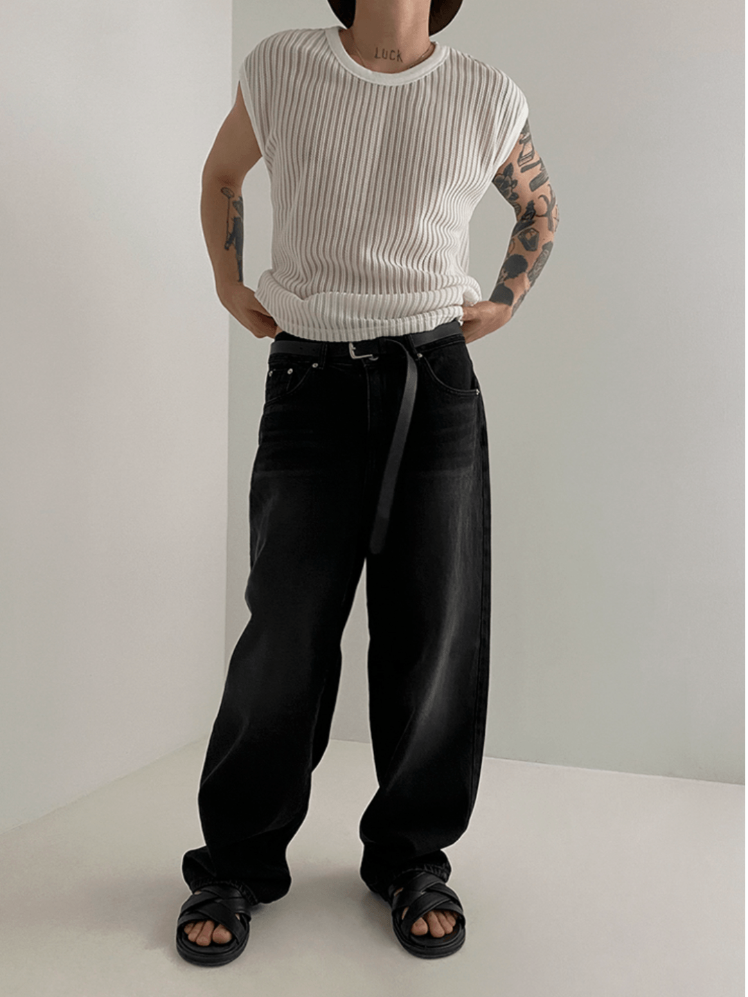 [MRCYC] Round Neck Sleeveless T-shirt J0109