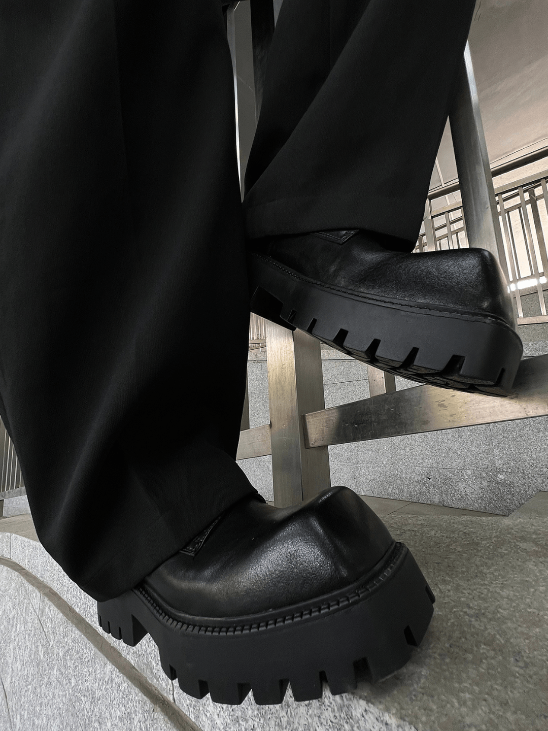 destructive wind shoes S034