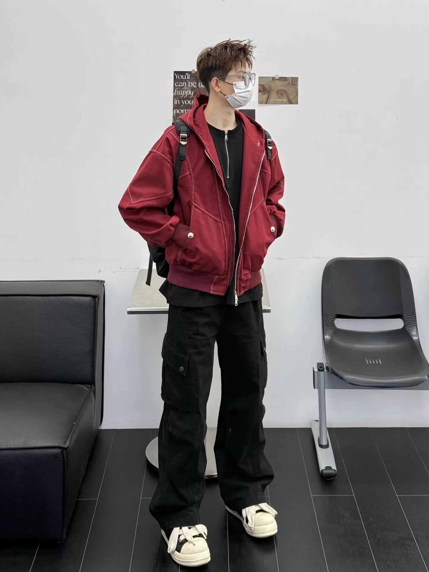 メンズ レッド コントラストステッチ フード付きジャケット - ストリートウェア ショート丈アウターコート T0050