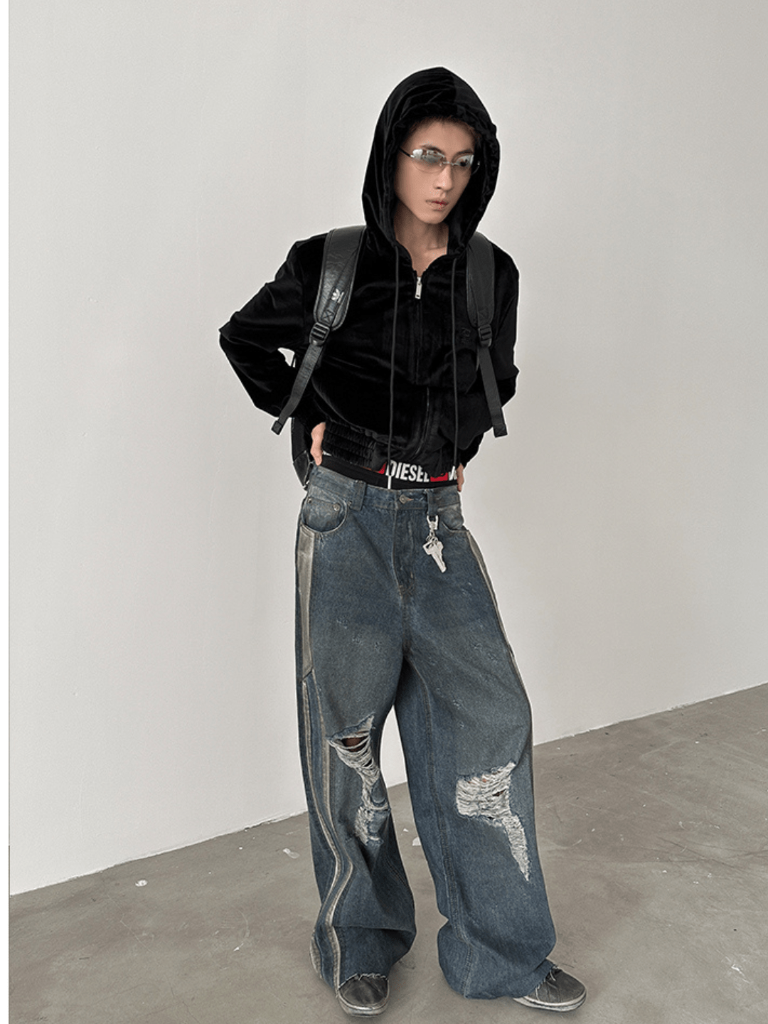 washed ripped jeans B0124