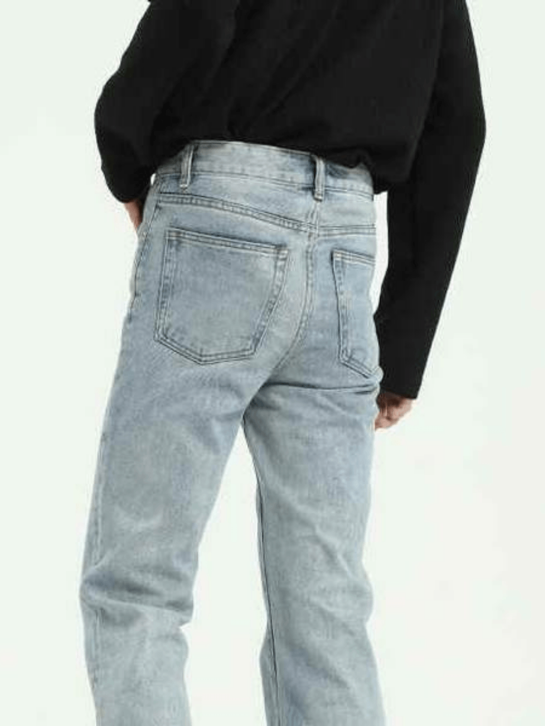 Vaqueros acampanados con estilo B0147