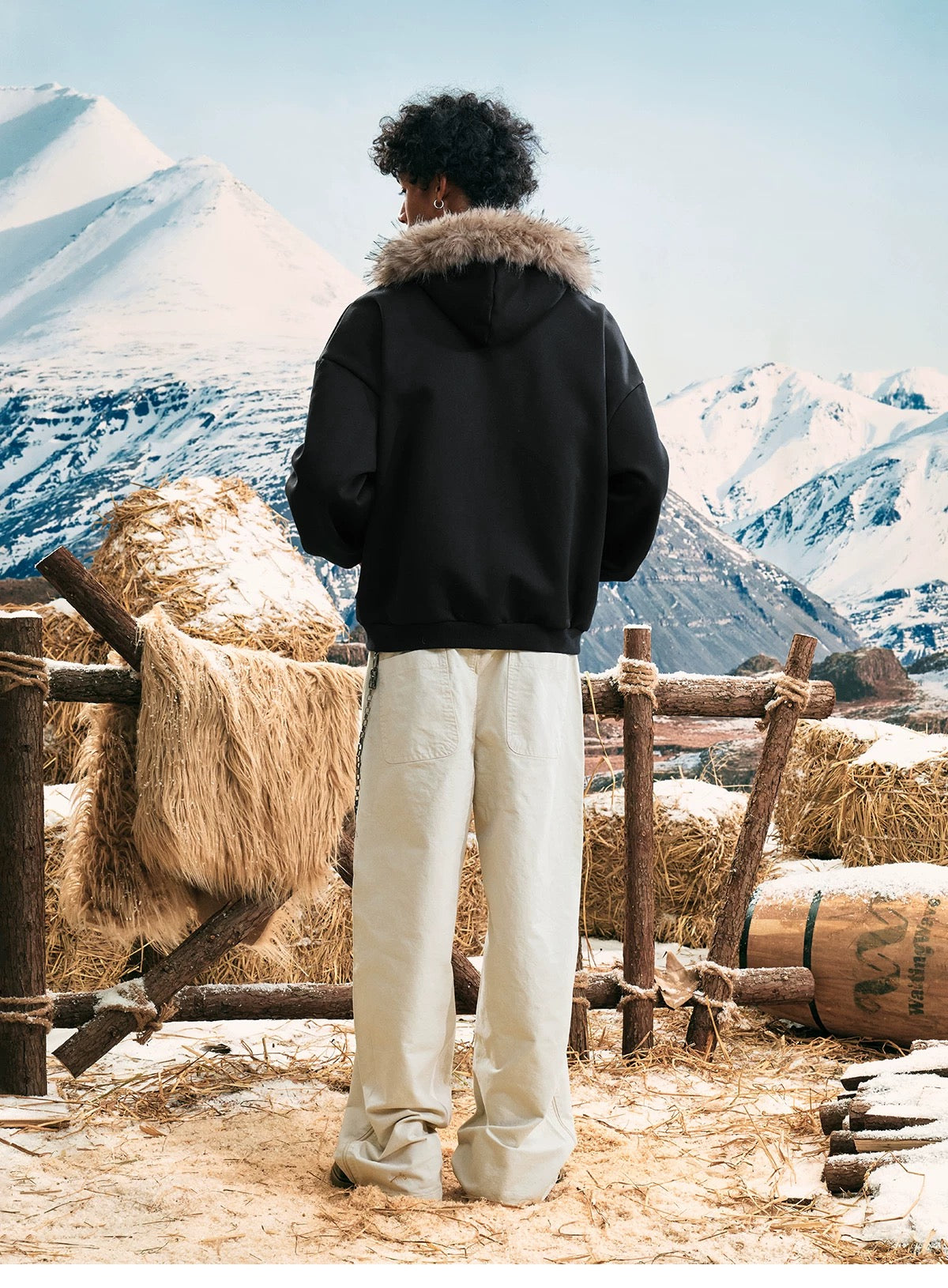 Vintage Graphic Fleece Hoodie with Faux Fur Collar T0029