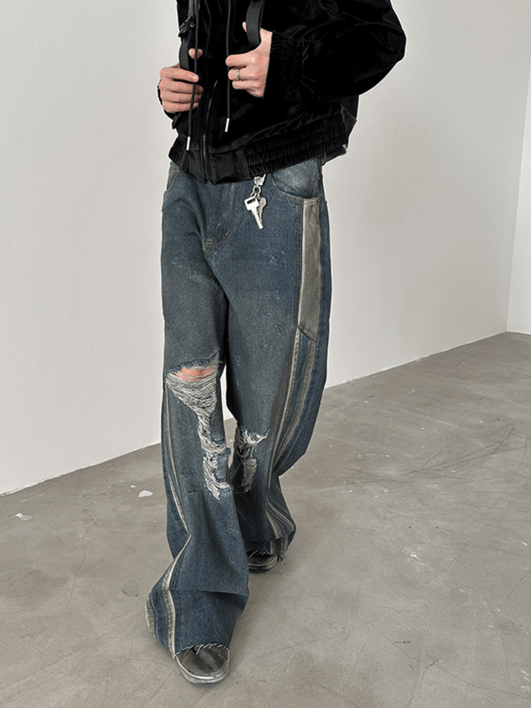 washed ripped jeans B0124