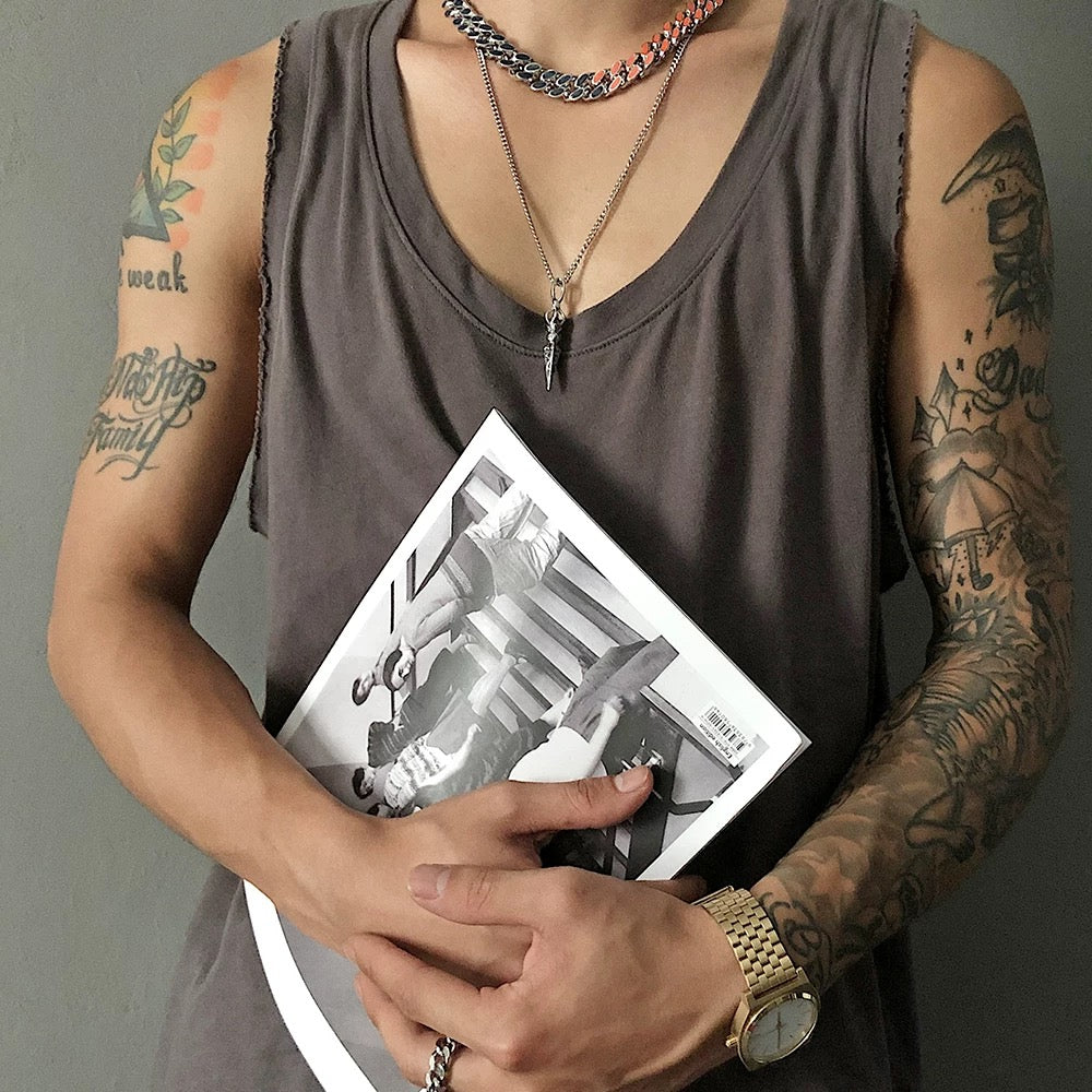 Collar con colgante de acero y titanio estilo punk vintage para hombre | Cadena retro oscura con acabado desgastado O0009