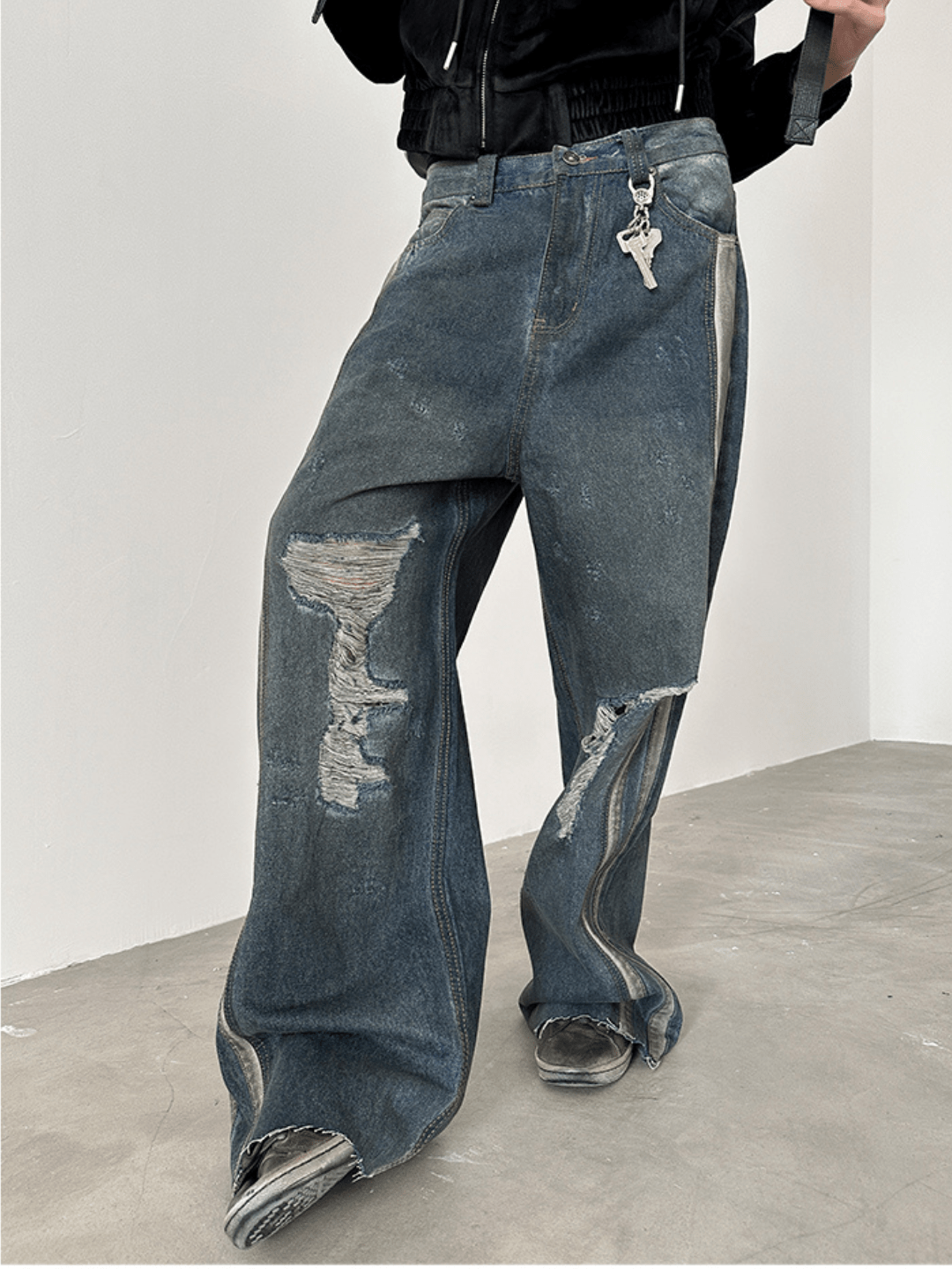 washed ripped jeans B0124