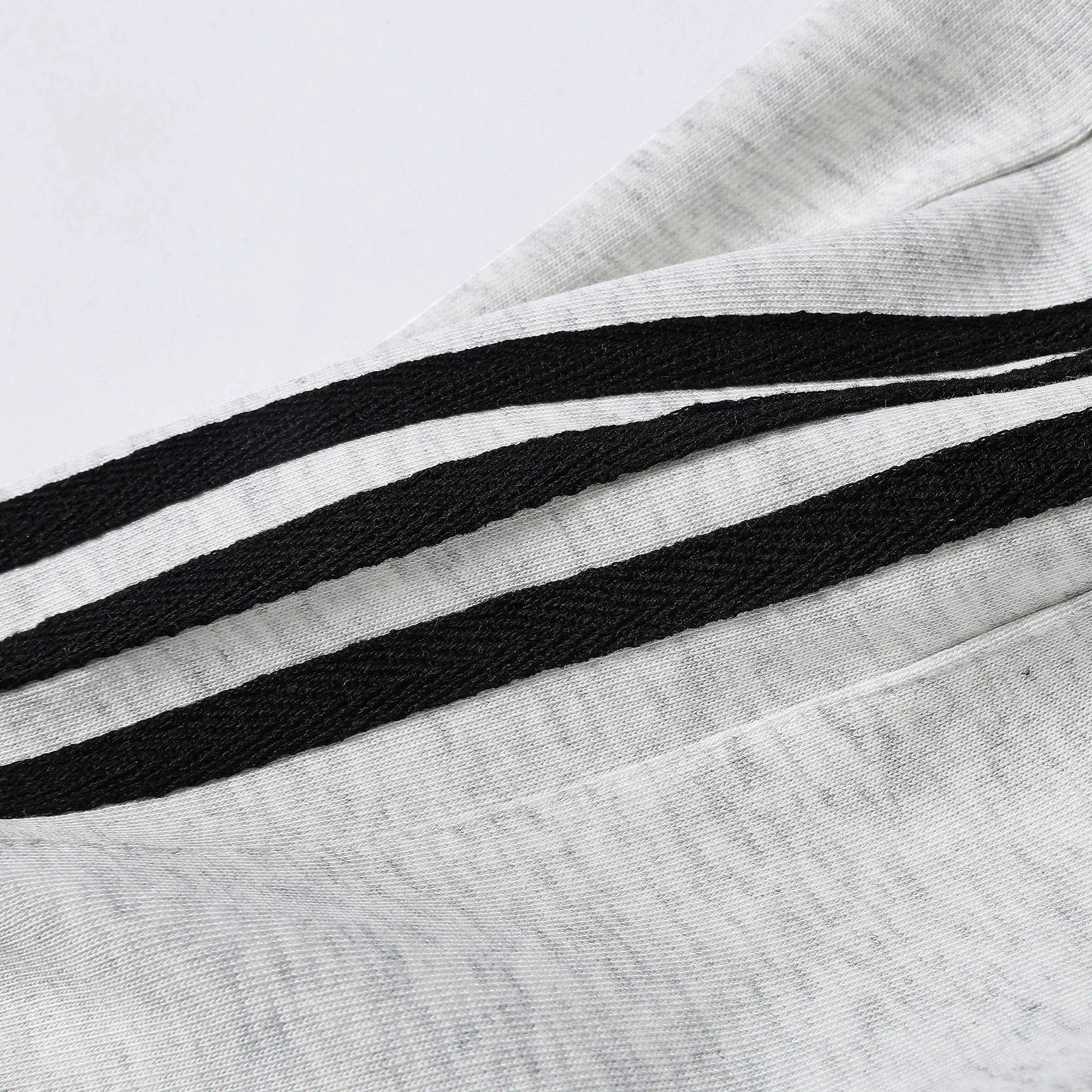 Men’s Classic American Streetwear Logo Sweatshirt – Minimalist Essential Pullover S0034