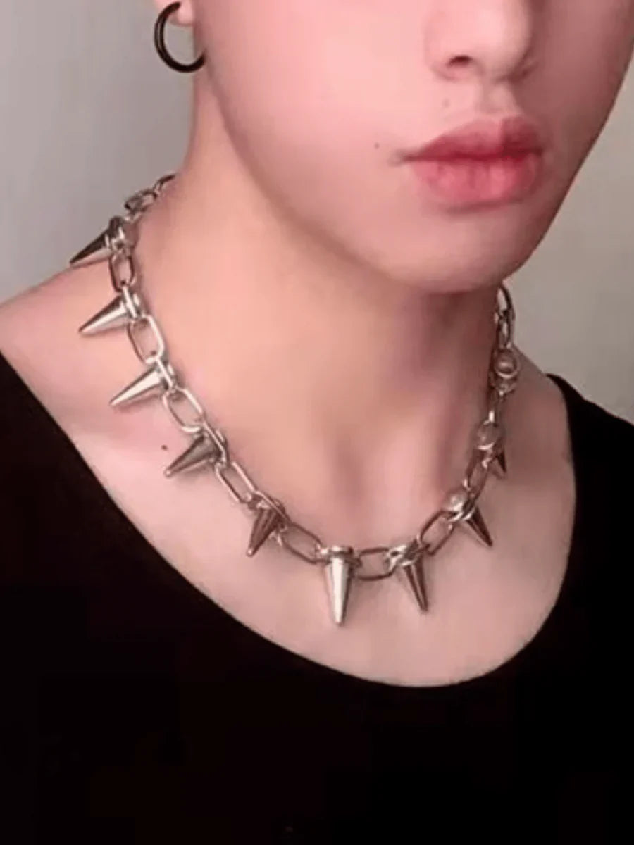RIVET DARK BULLET NECKLACE A0045