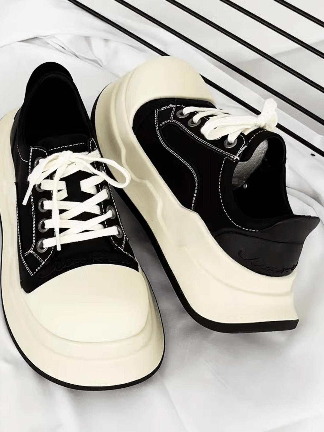 black and white round head shoes S053