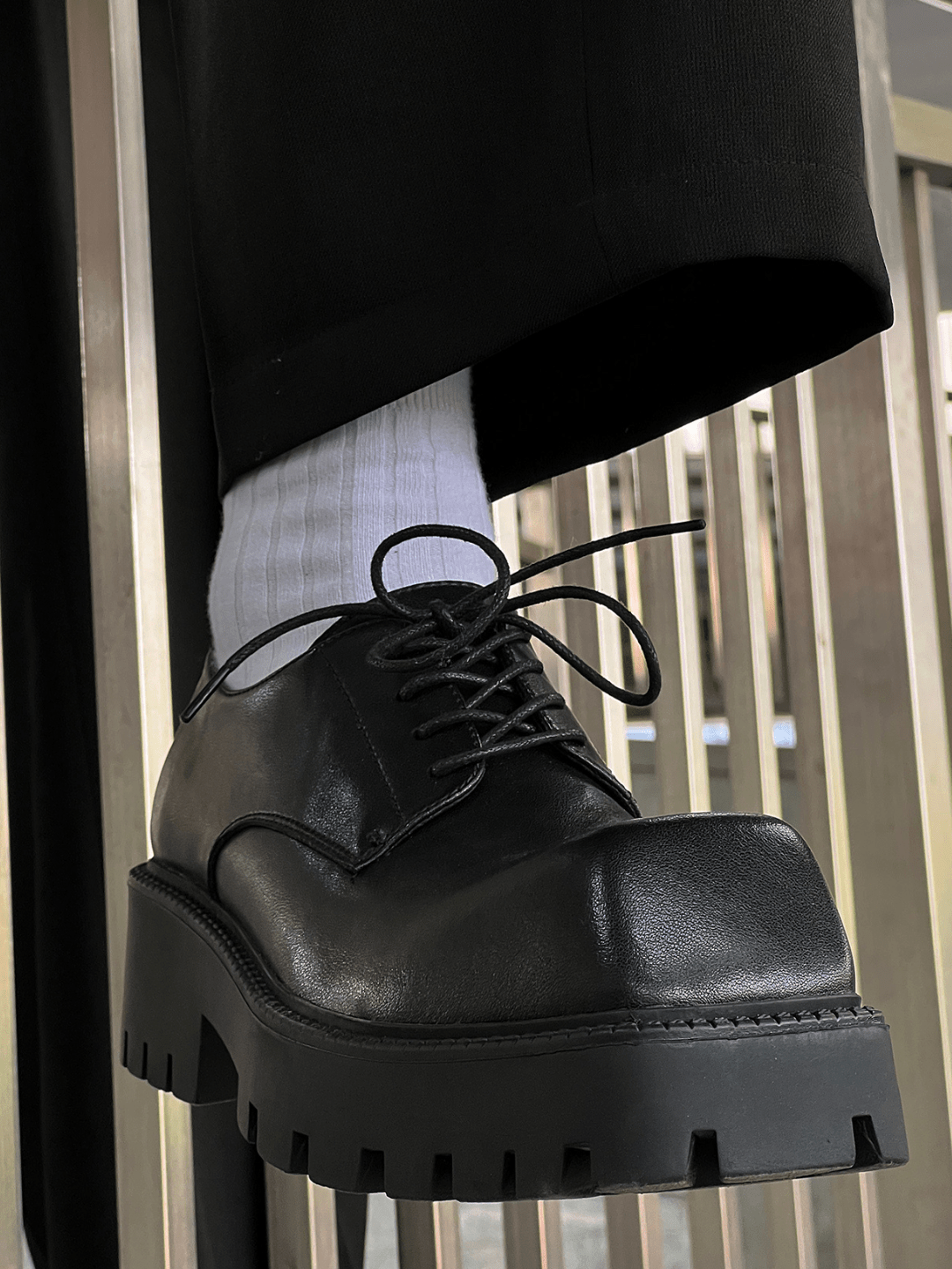 destructive wind shoes S034