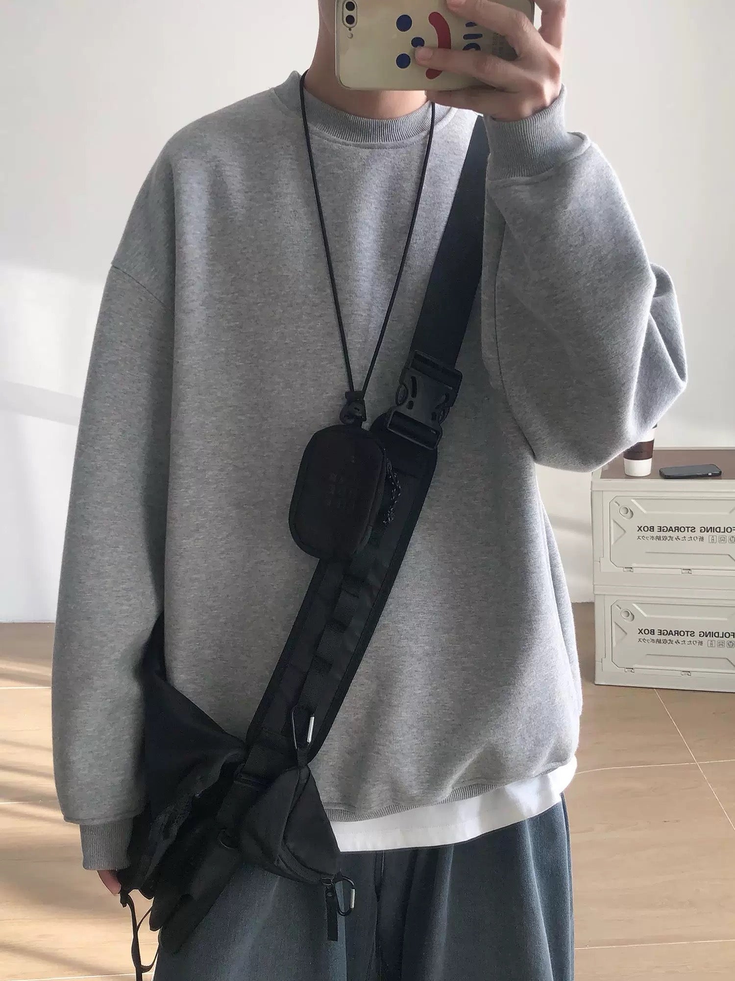 Sudadera de cuello redondo de color liso y peso pesado para hombre, prenda informal esencial para todas las estaciones T0003