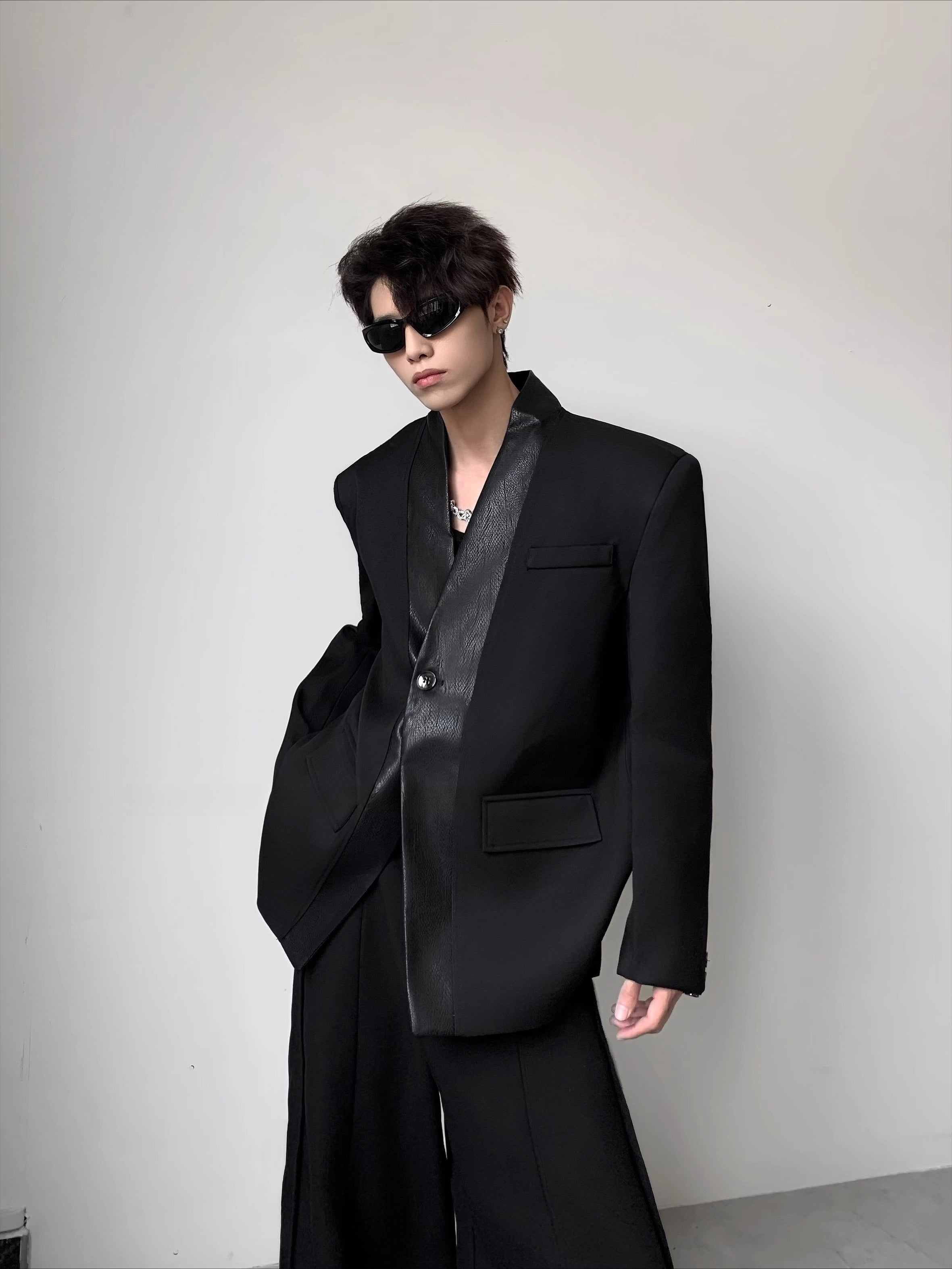 Light luxury leather design sense of extravagance v-neck shoulder padded blazer men's autumn high-end silhouette suit R018