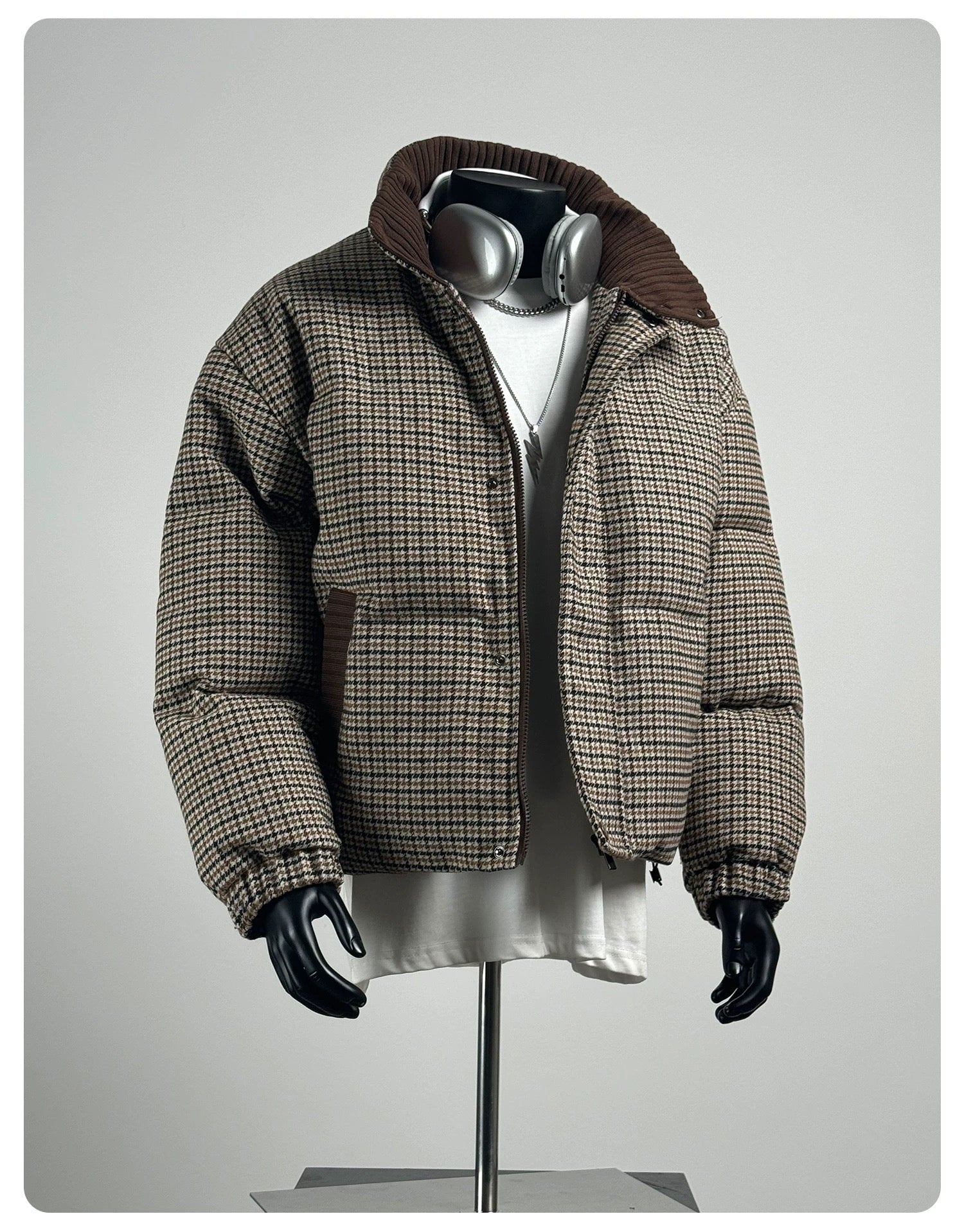 Chaqueta de plumas con cuello alto y estampado pata de gallo para hombre – American Vintage Woven Puffer Coat T0142