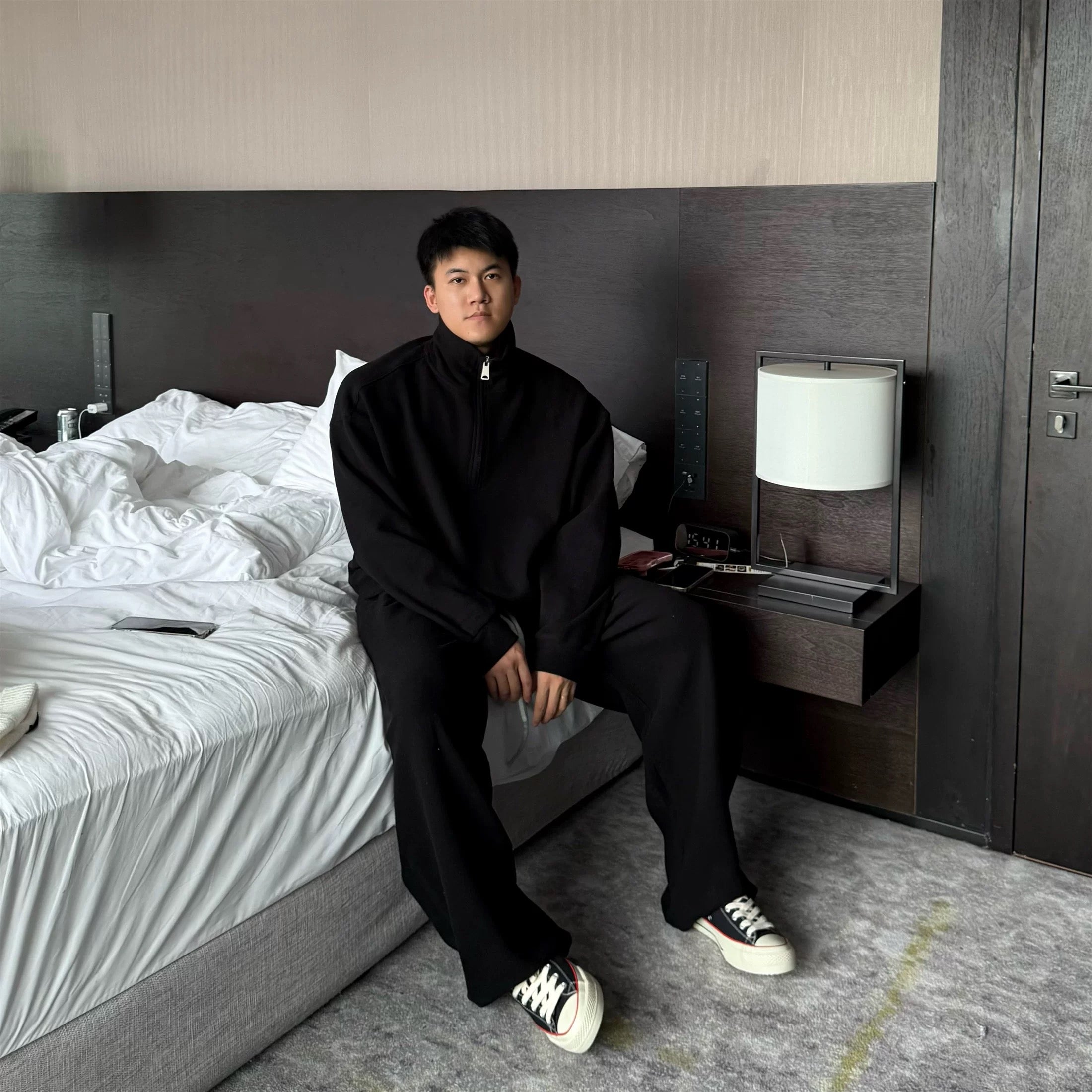 Chándal de polar estilo urbano para hombre | Conjunto de sudadera extragrande con cuello redondo y pantalón recto T0054