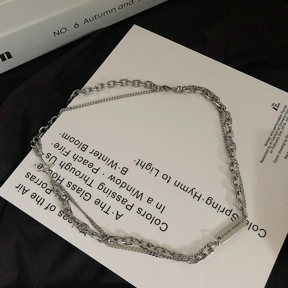 Collar con colgante de cruz en capas para hombre | Joyería hip hop de doble cadena con diseño minimalista de lujo O0010