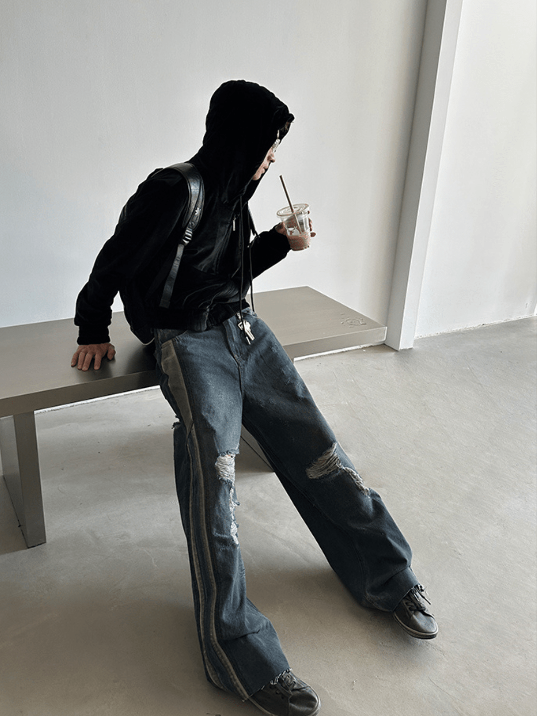 washed ripped jeans B0124