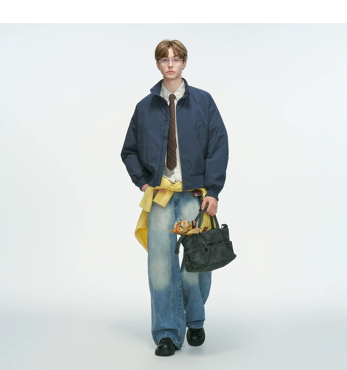 Chaqueta de plumas con cuello alto: minimalista y cálida para el estilo urbano invernal T0021