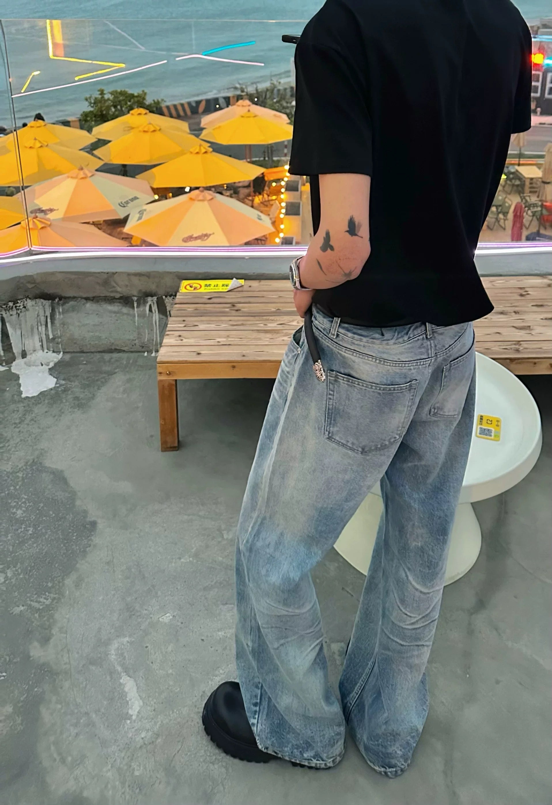 Vaqueros rectos de mezclilla azul lavado B0044