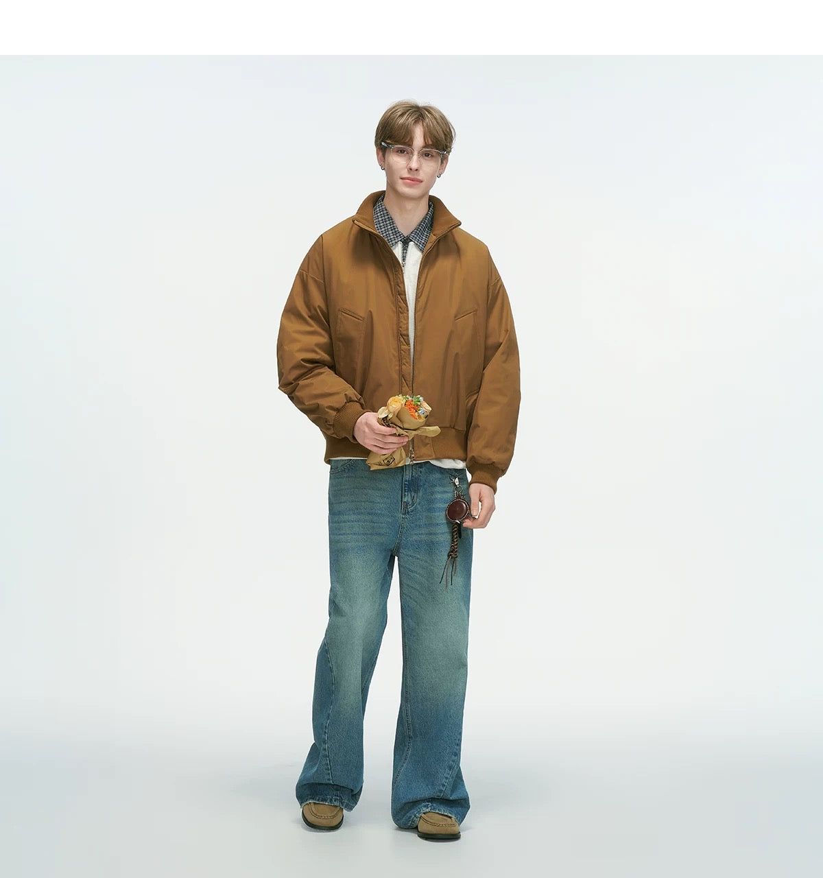 Chaqueta de plumas con cuello alto: minimalista y cálida para el estilo urbano invernal T0021