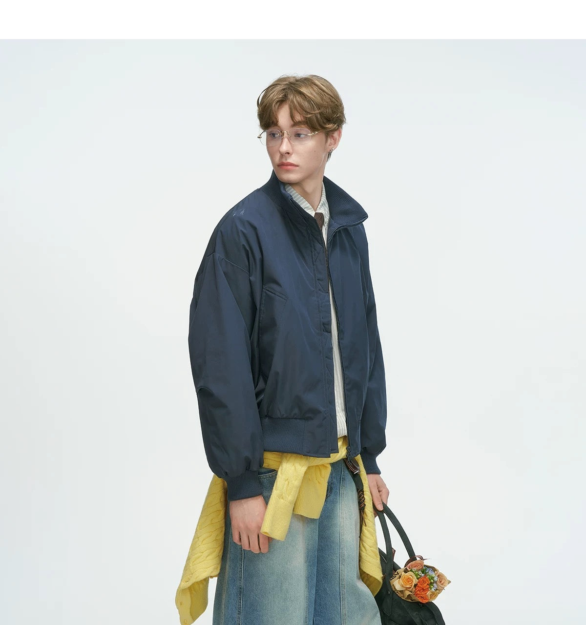 Chaqueta de plumas con cuello alto: minimalista y cálida para el estilo urbano invernal T0021