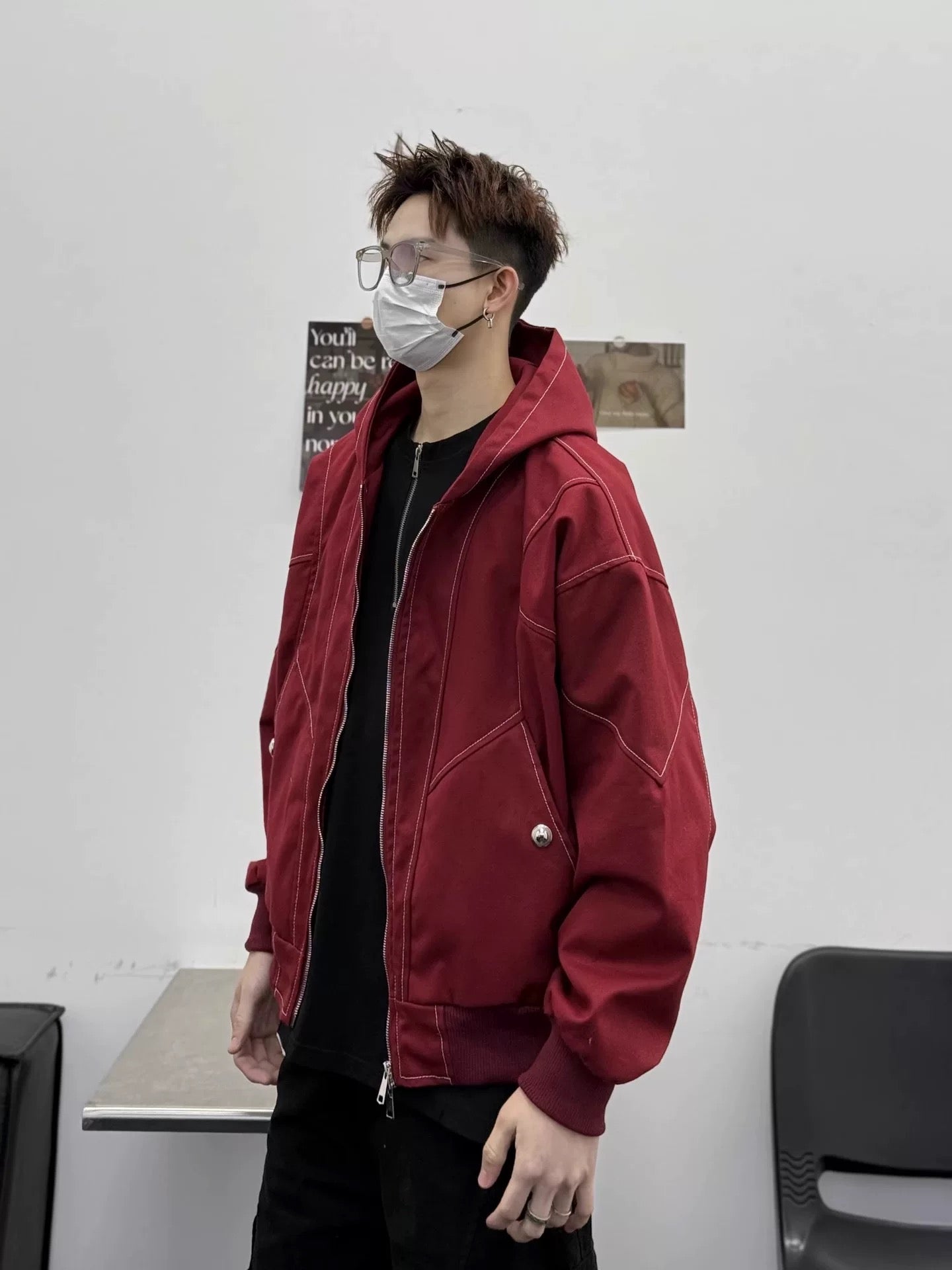 メンズ レッド コントラストステッチ フード付きジャケット - ストリートウェア ショート丈アウターコート T0050