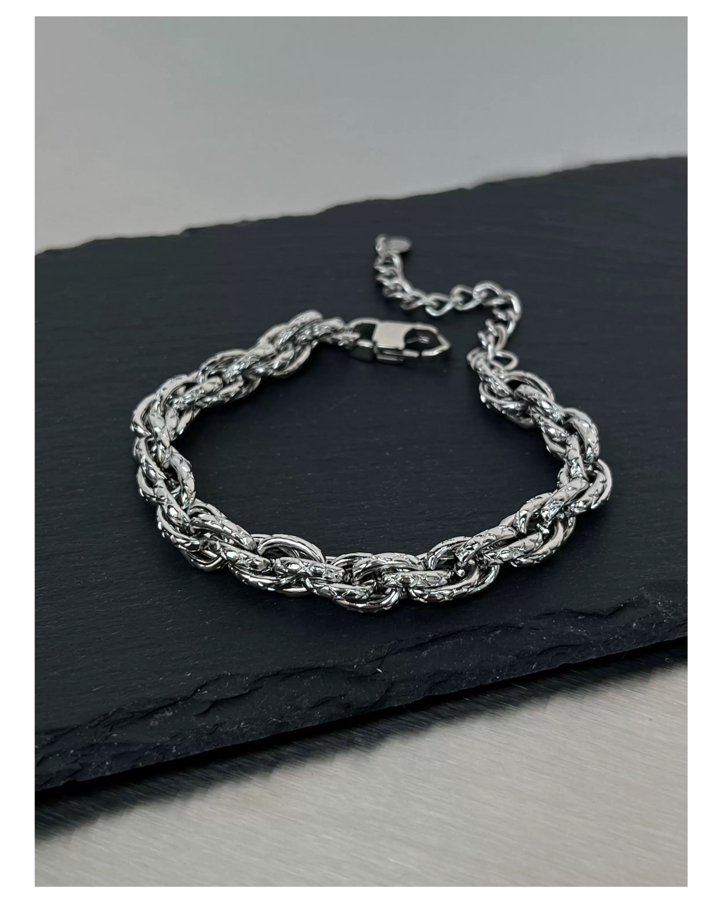 Pulsera unisex de acero y titanio con diamantes retorcidos | Cadena de diseño hip hop con estilo minimalista de lujo O0005