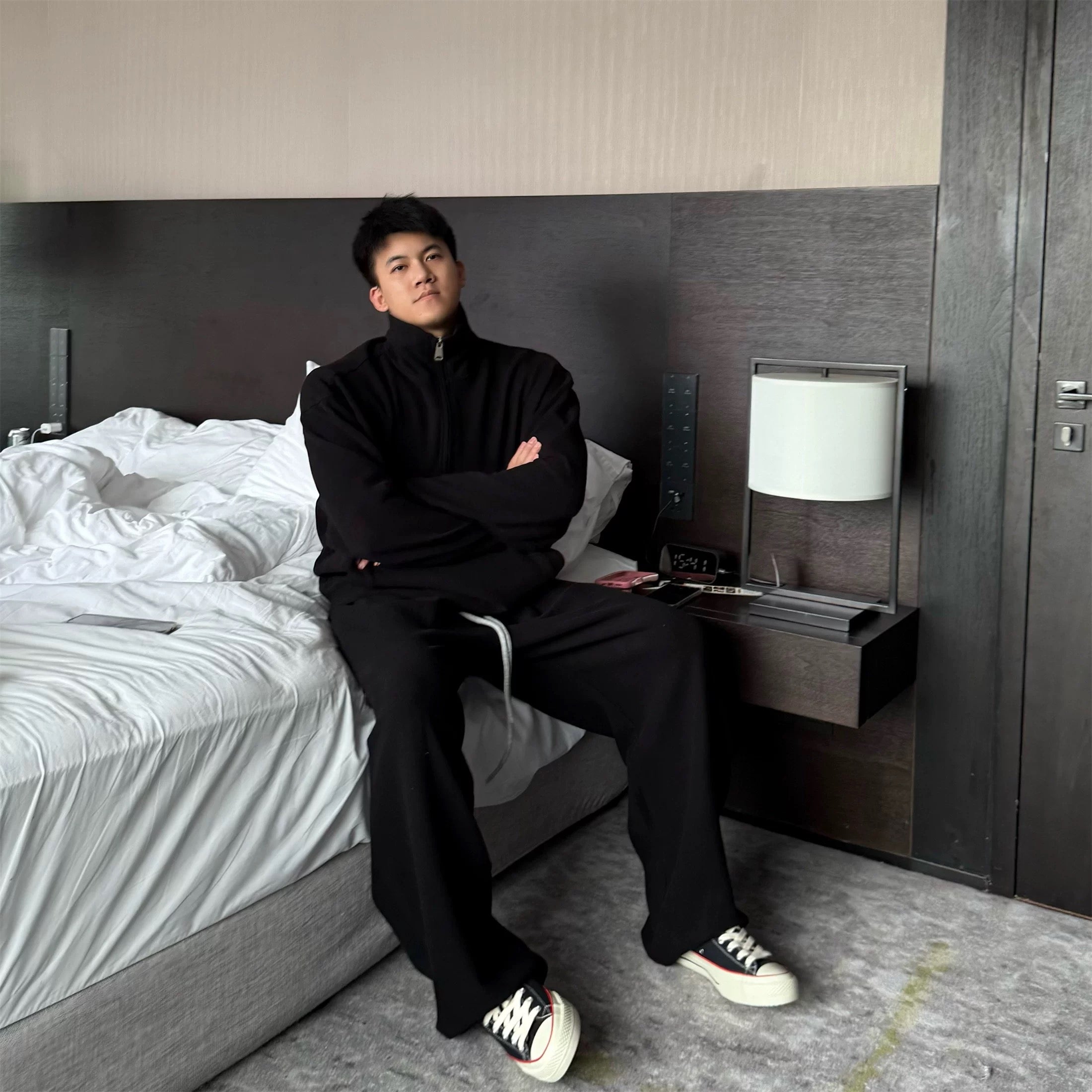 Chándal de polar estilo urbano para hombre | Conjunto de sudadera extragrande con cuello redondo y pantalón recto T0054