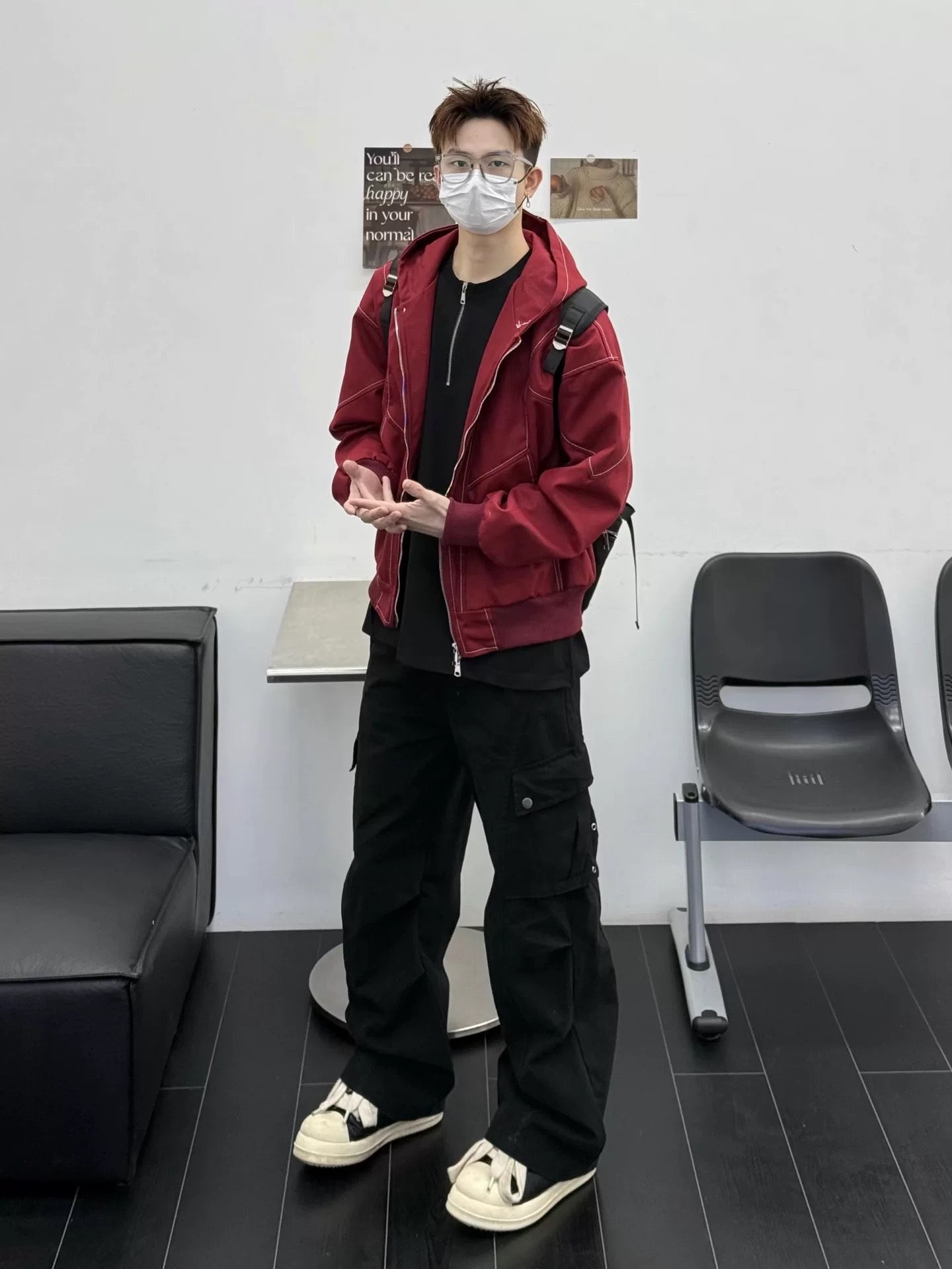 メンズ レッド コントラストステッチ フード付きジャケット - ストリートウェア ショート丈アウターコート T0050