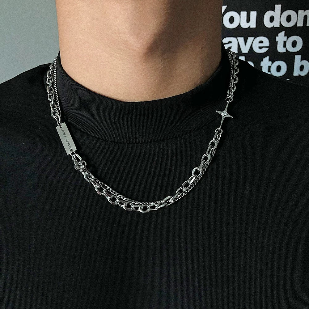 Collar con colgante de cruz en capas para hombre | Joyería hip hop de doble cadena con diseño minimalista de lujo O0010