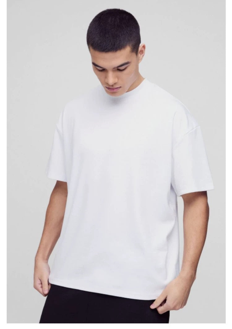 Camiseta blanca con hombros estructurados para hombre – Camiseta minimalista americana S0051