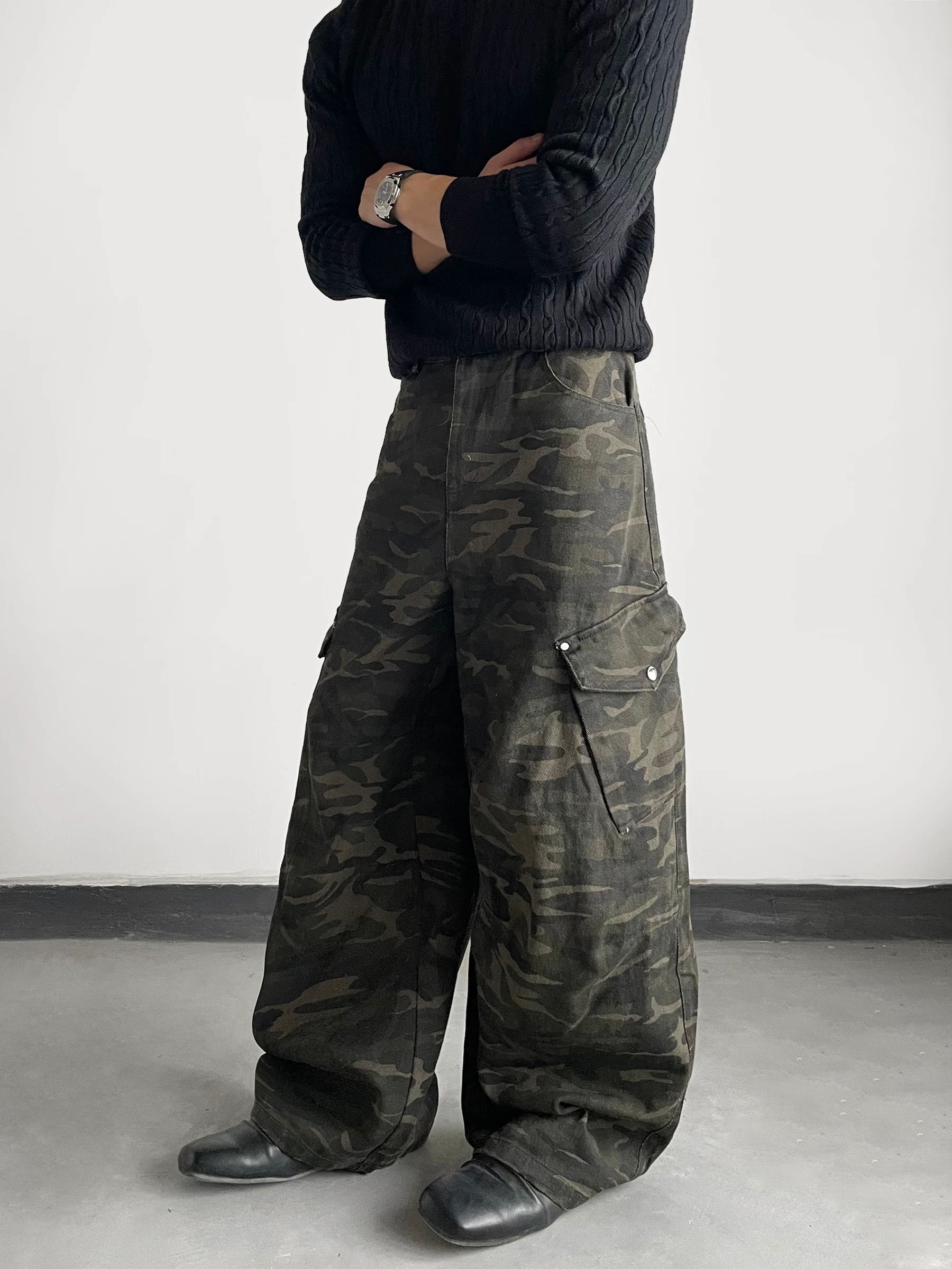 Men’s Camo Multi-Pocket Cargo Jeans – American Street Utility Denim Pants B0068