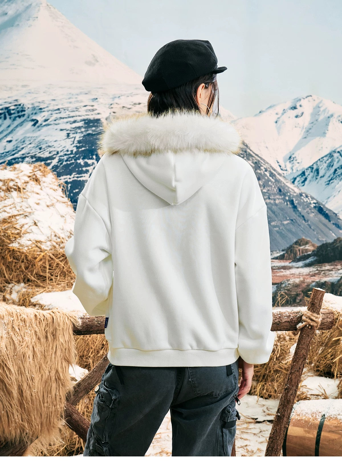 Vintage Graphic Fleece Hoodie with Faux Fur Collar T0029