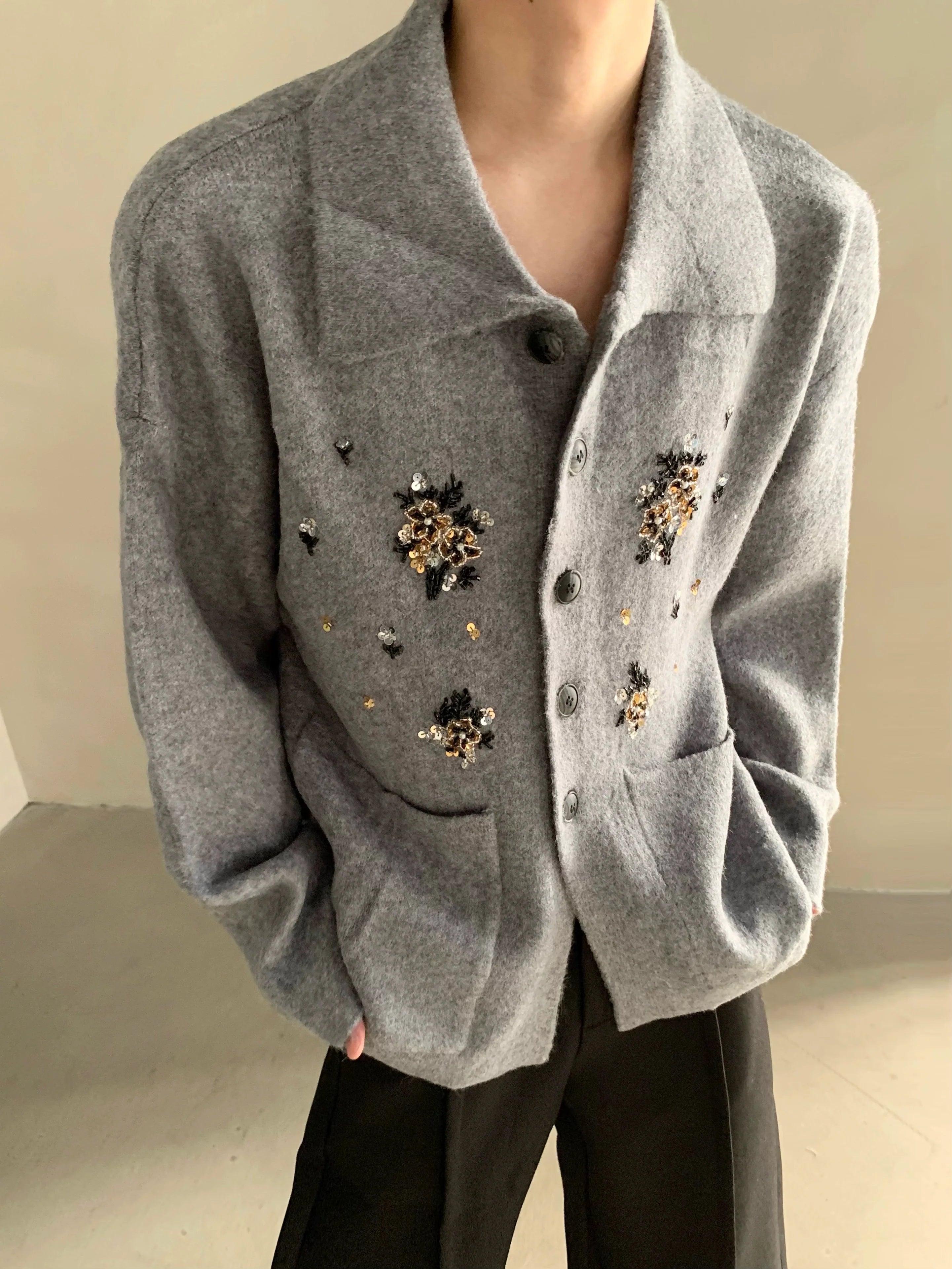 Autumn and winter niche high-end sense of extravagance heavy industry nail flower design knitted sweater men's cardigan jacket tide T0191