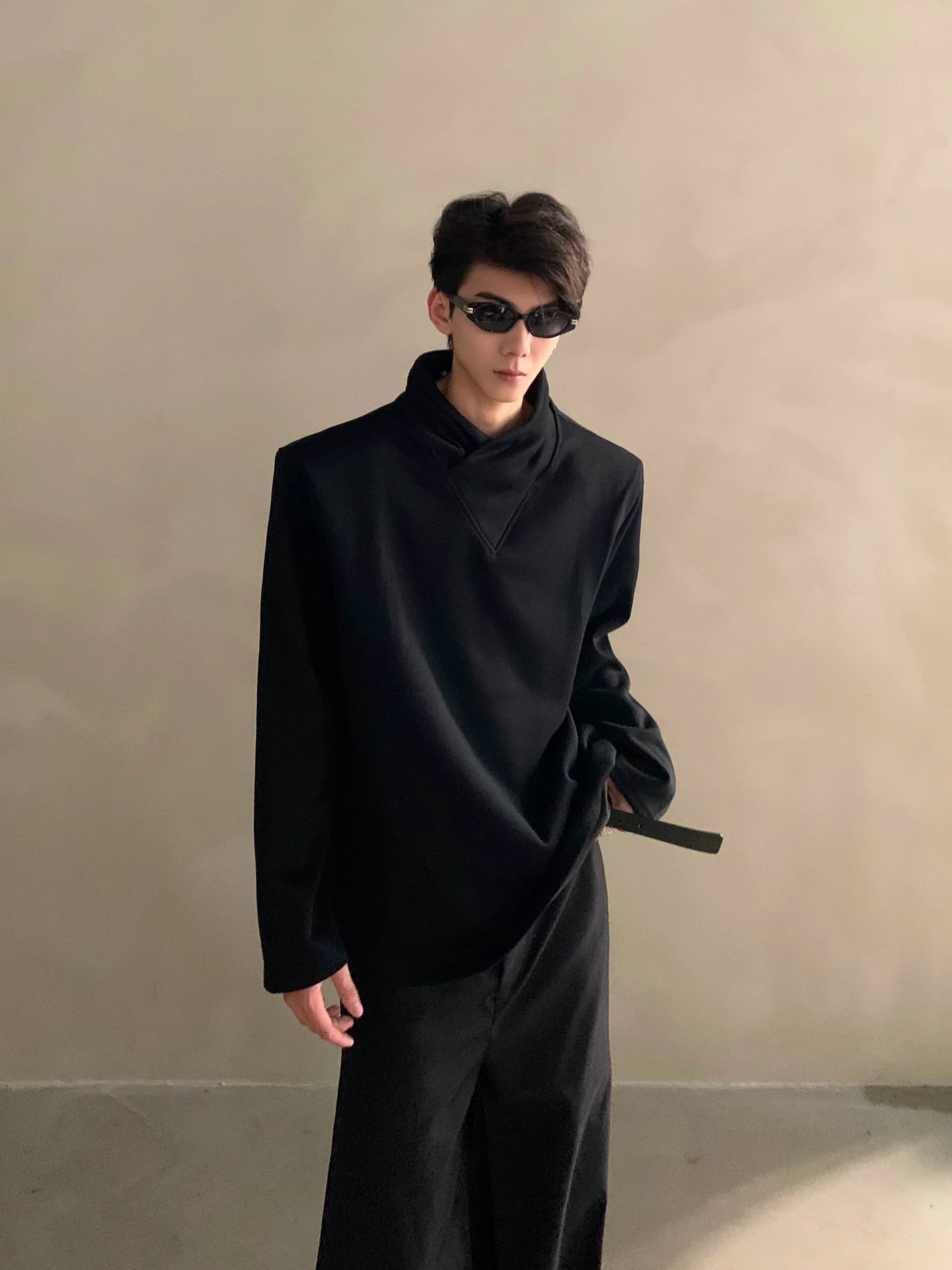 Autumn niche high-end sense stack collar silhouette long-sleeved T-shirt men's loose heavy ruffian handsome top J0086