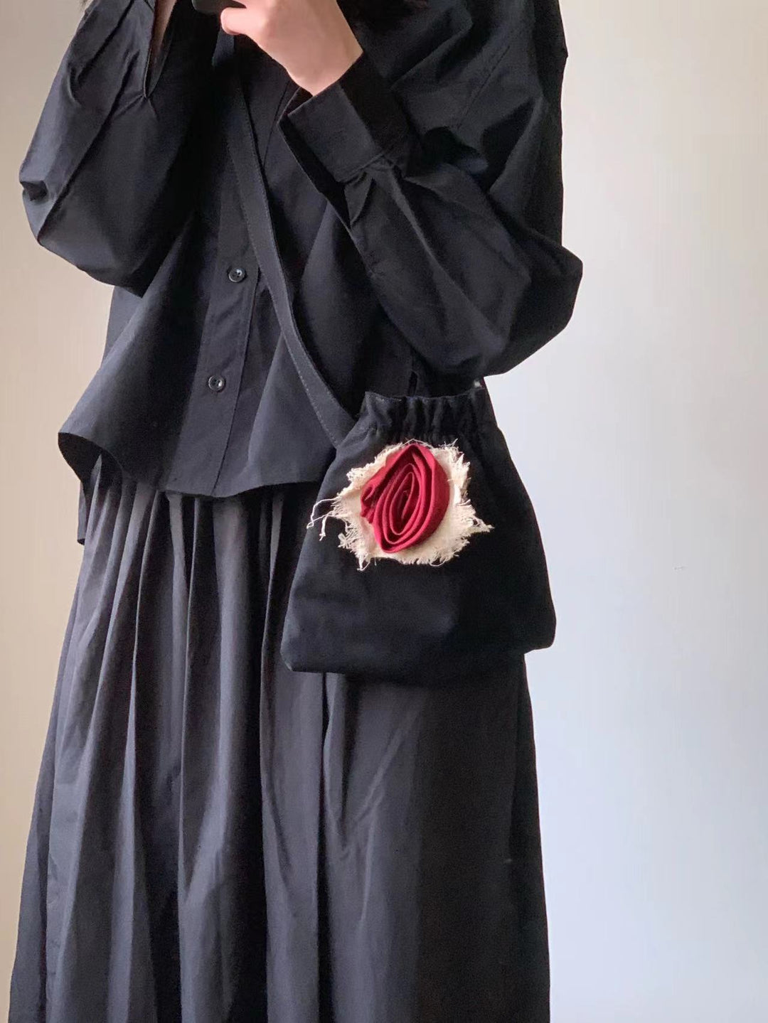 rose drawstring small messenger bag A0067