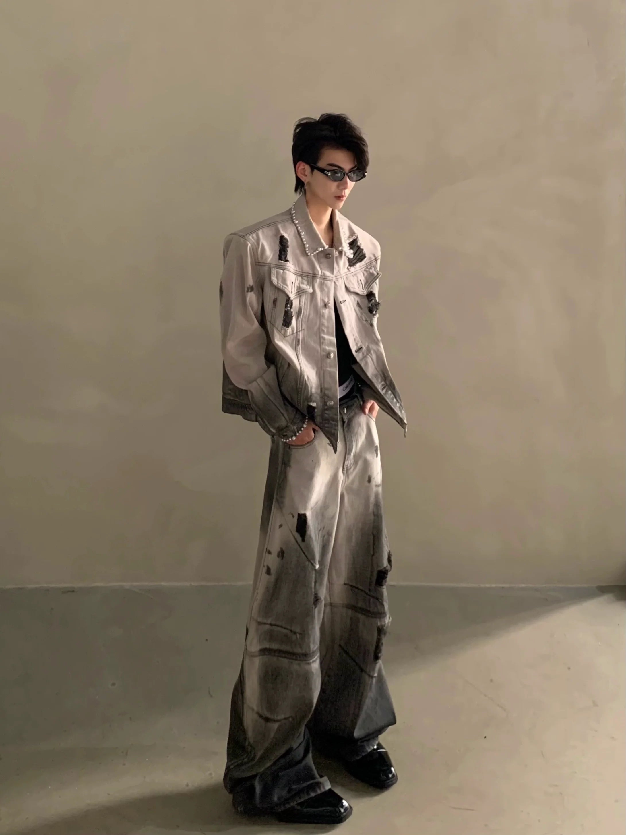 Chaqueta vaquera de alta gama para hombre con hombreras y diseño de agujeros teñidos con tierra de desecho de nicho R007 