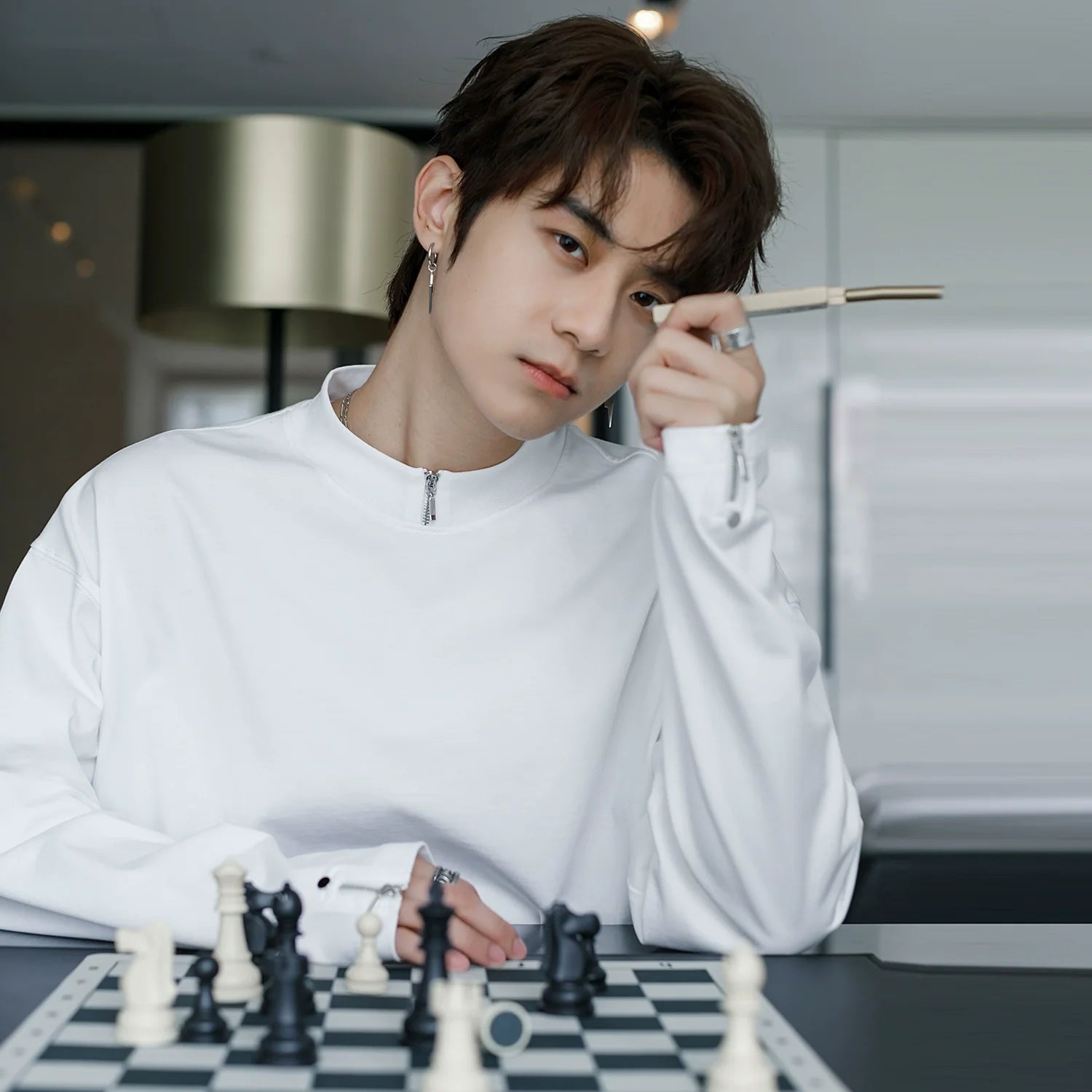 Men's spring zipper design sense inner bottoming shirt thin white long-sleeved T-shirt tide J0084