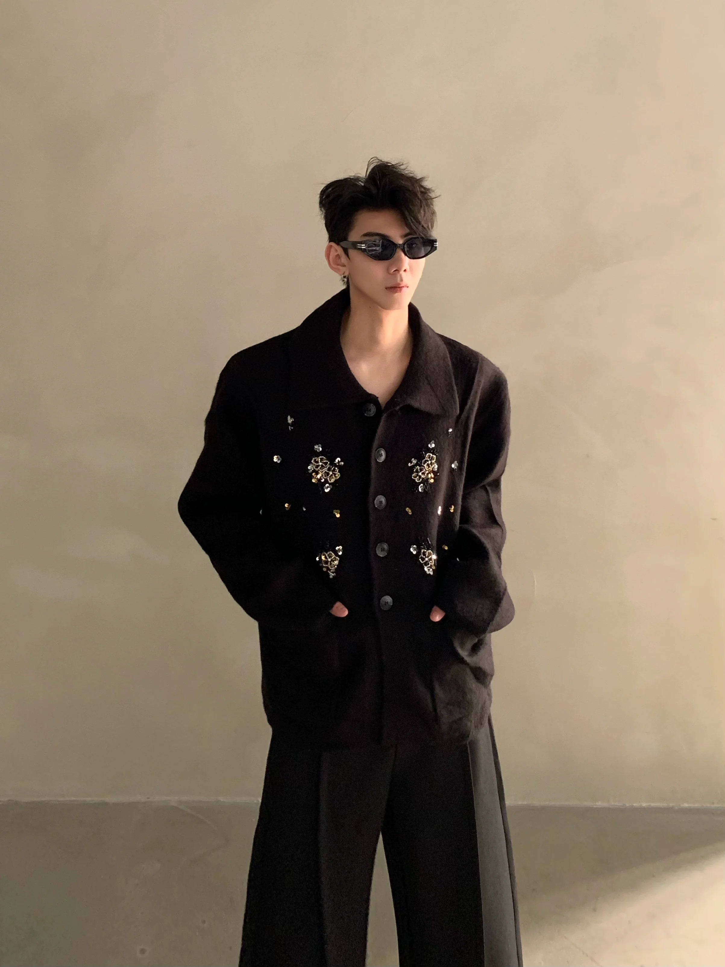 Autumn and winter niche high-end sense of extravagance heavy industry nail flower design knitted sweater men's cardigan jacket tide T0191