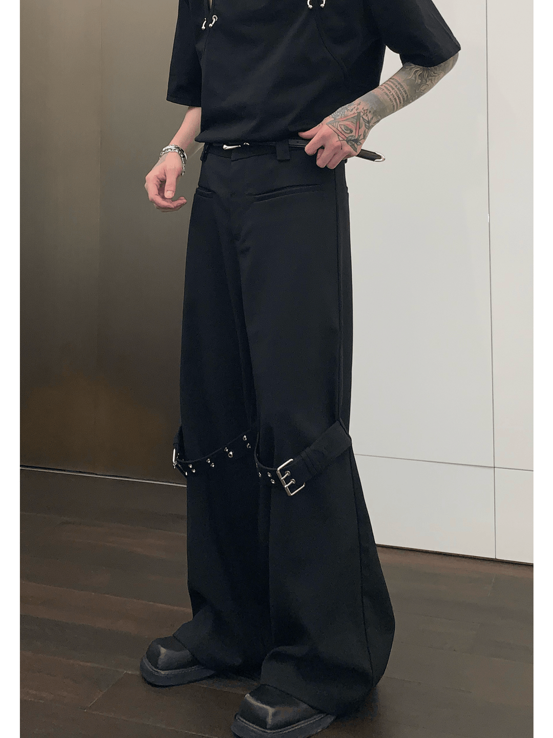 strap design straight suit pants B0152