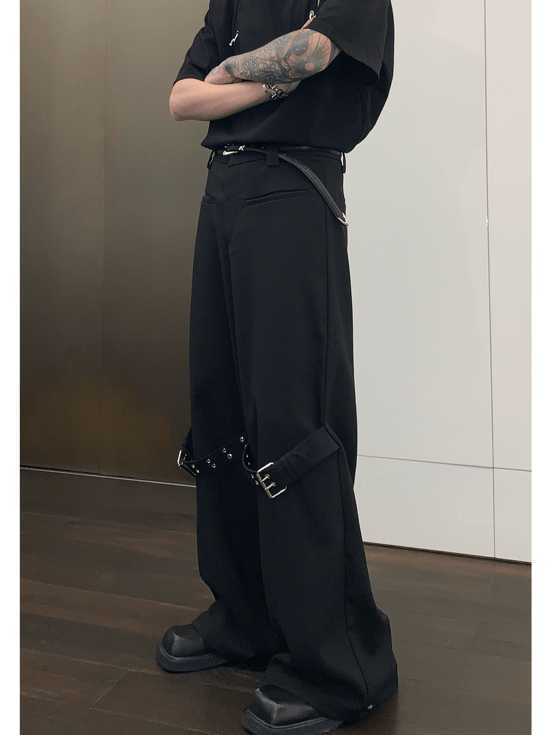 strap design straight suit pants B0152