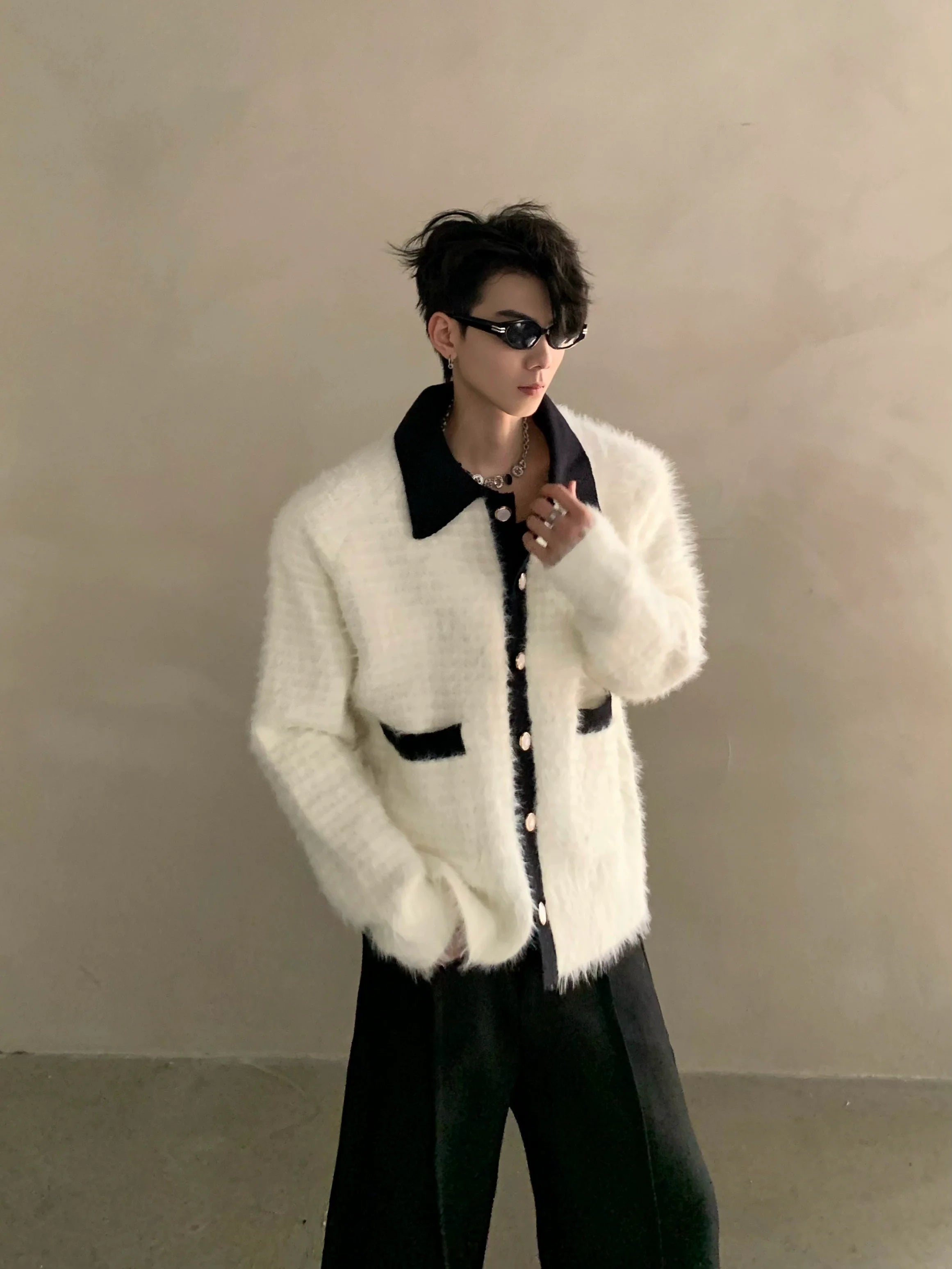 Winter extravagant atmosphere small fragrant lapel knitted cardigan men's heavy button sweater jacket  S0163