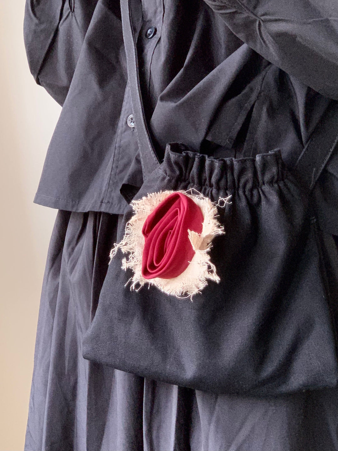 rose drawstring small messenger bag A0067