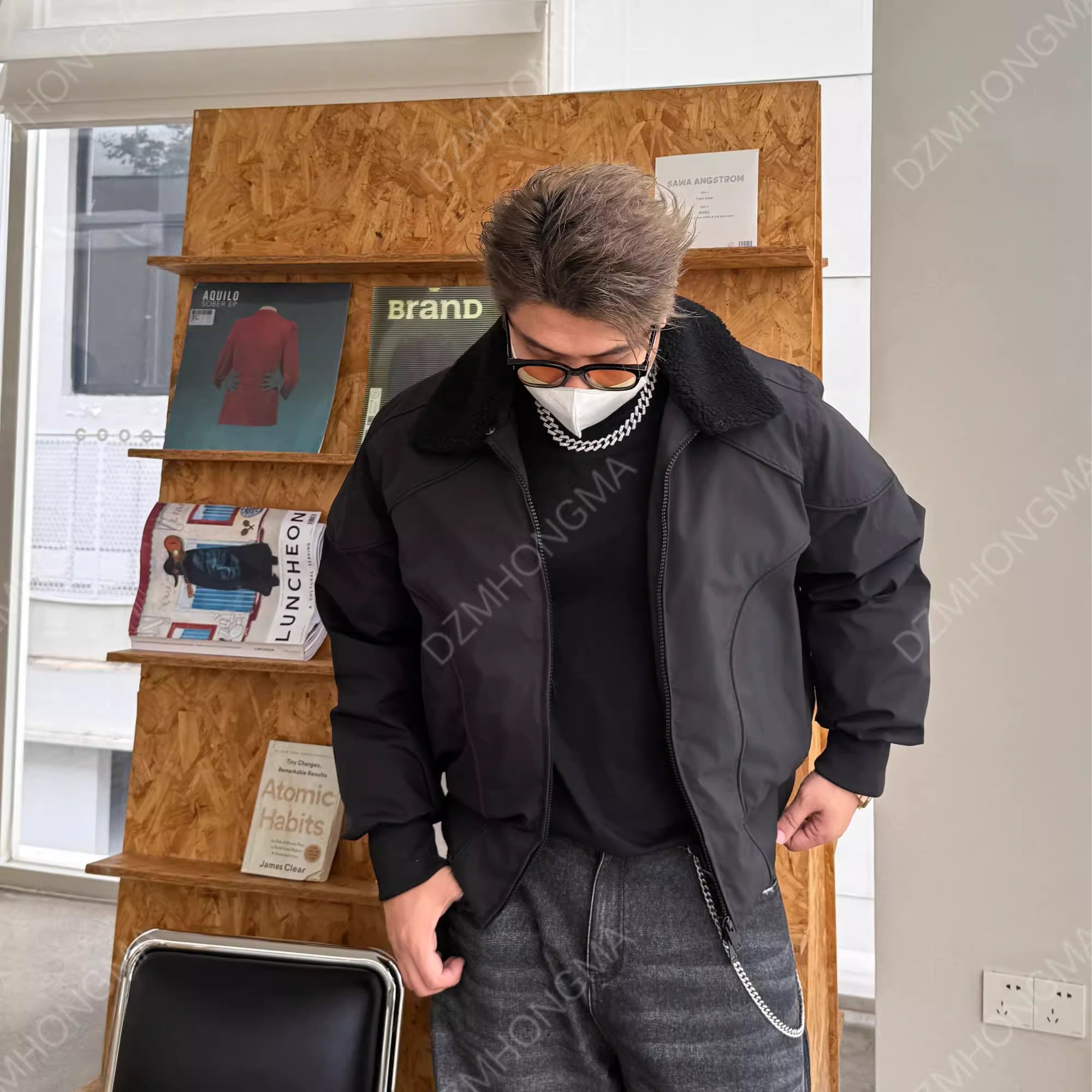 DETACHABLE-COLLAR CROPPED JACKET T0146