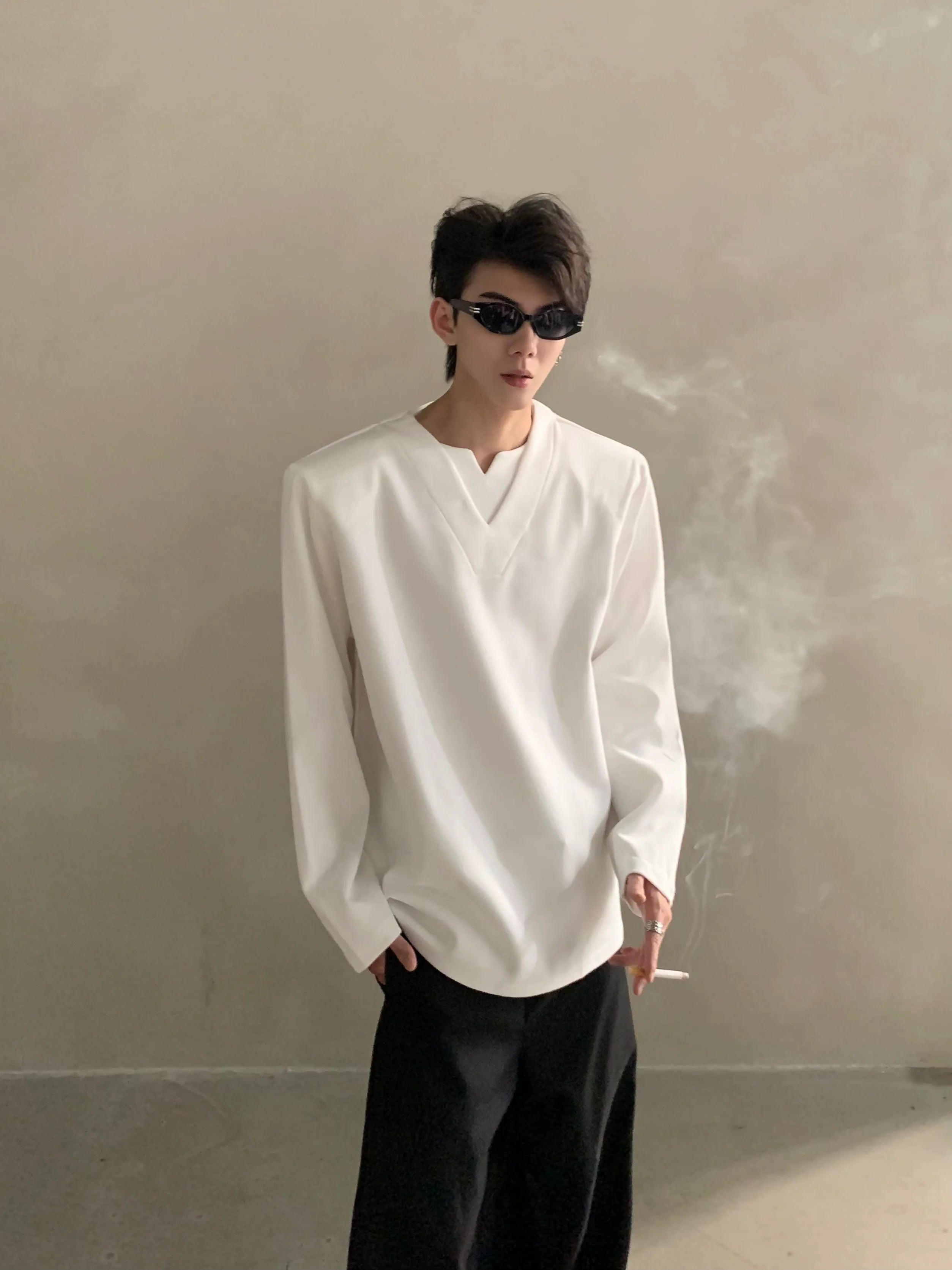 Autumn high-end sense niche design sense V-neck shoulder pads long-sleeved T-shirt men's versatile loose tide  J0089