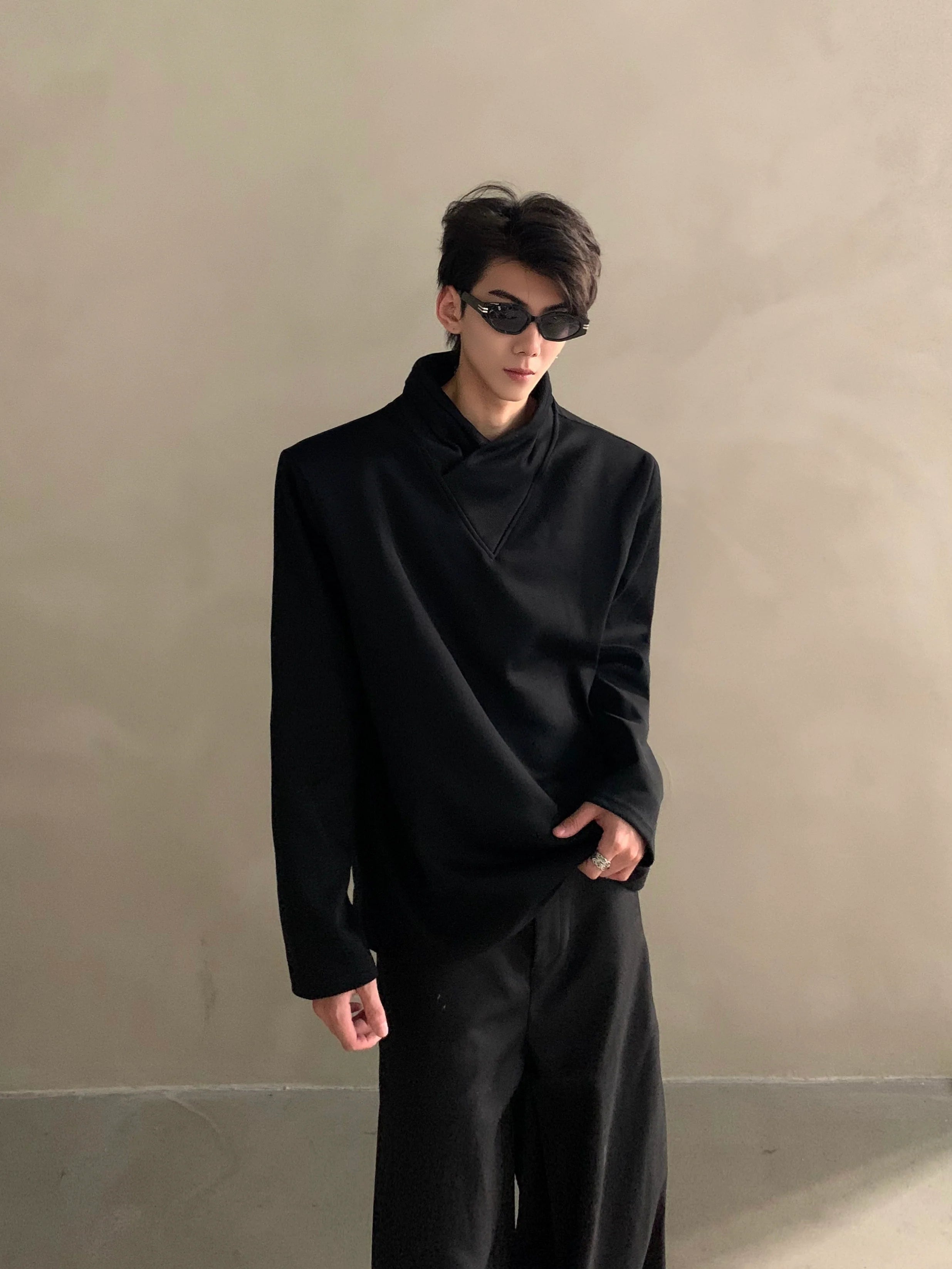 Autumn niche high-end sense stack collar silhouette long-sleeved T-shirt men's loose heavy ruffian handsome top J0086