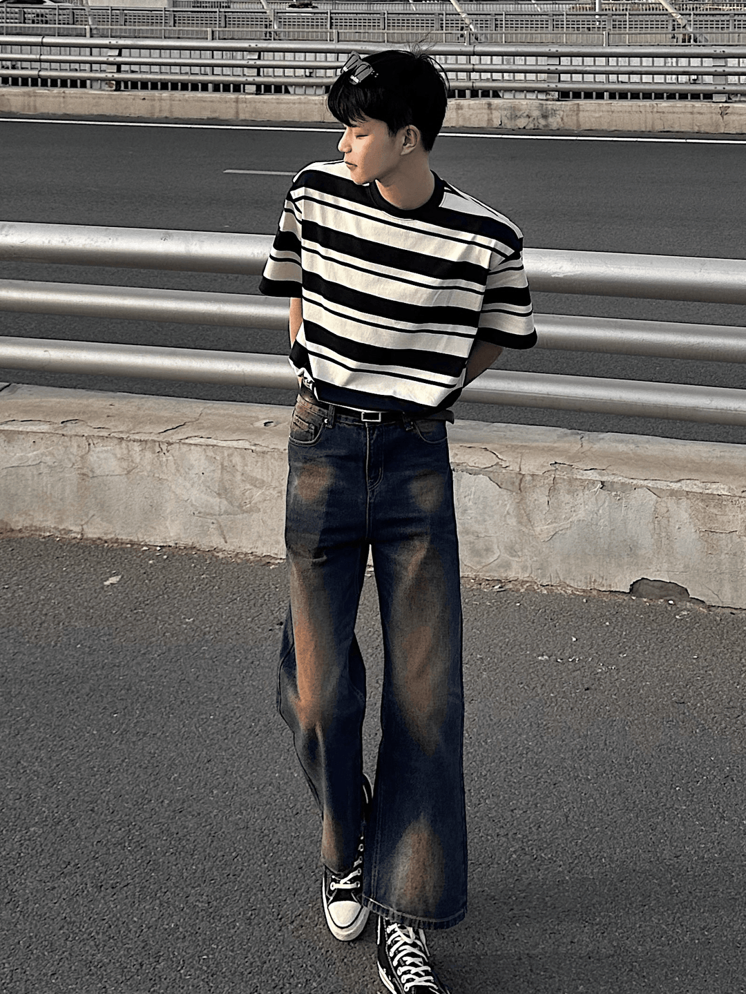 Washed contrast color wide leg jeans B0119