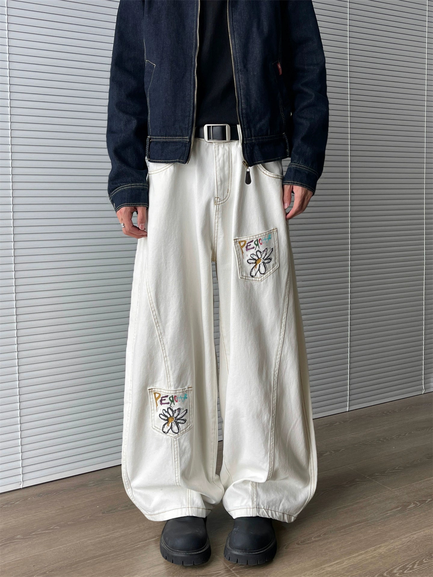 White Scimitar Jeans B0170